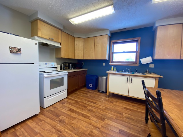 Chapel Valley 1362 Kitchen.jpg