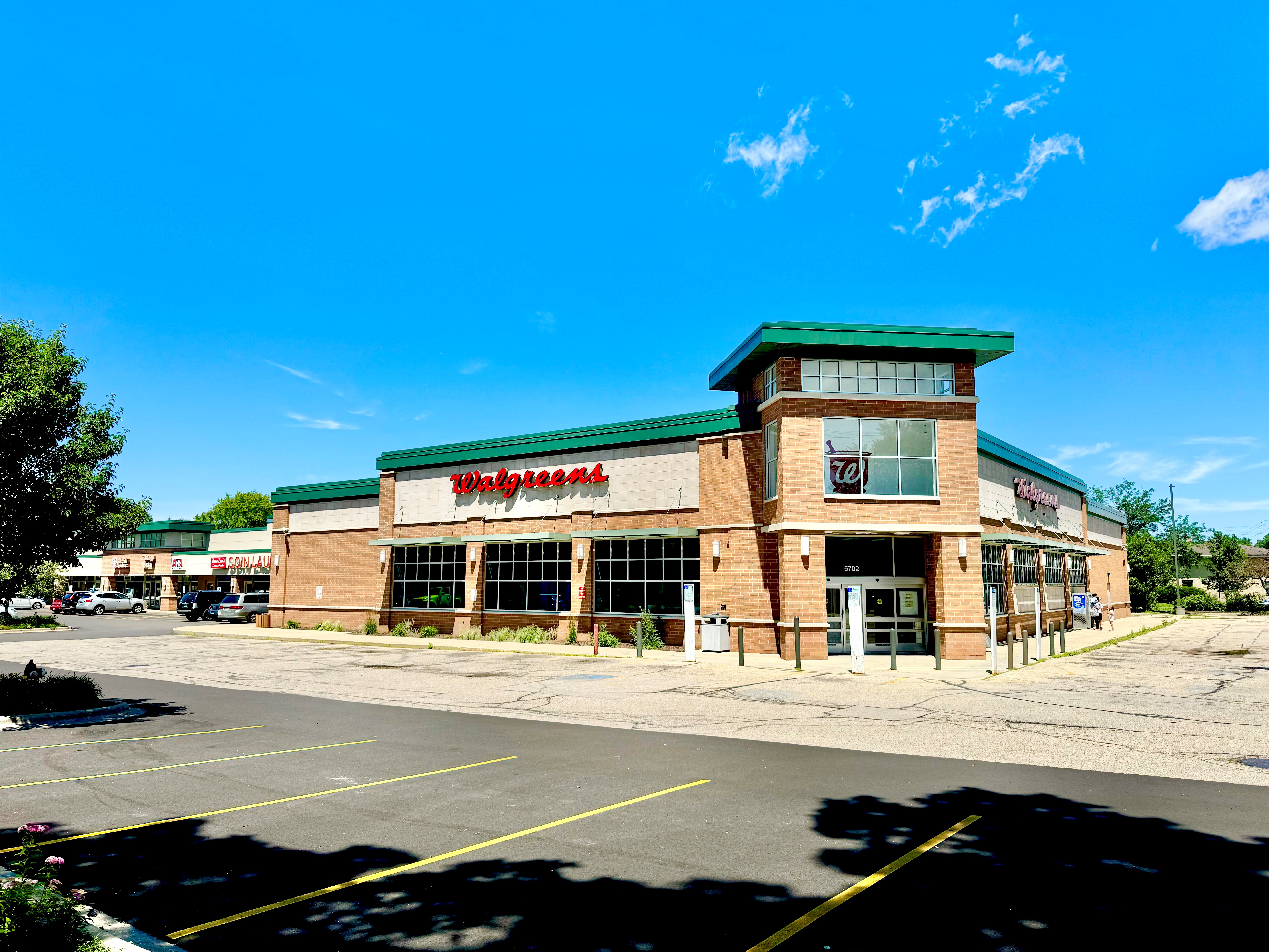 Exterior Walgreens.jpg