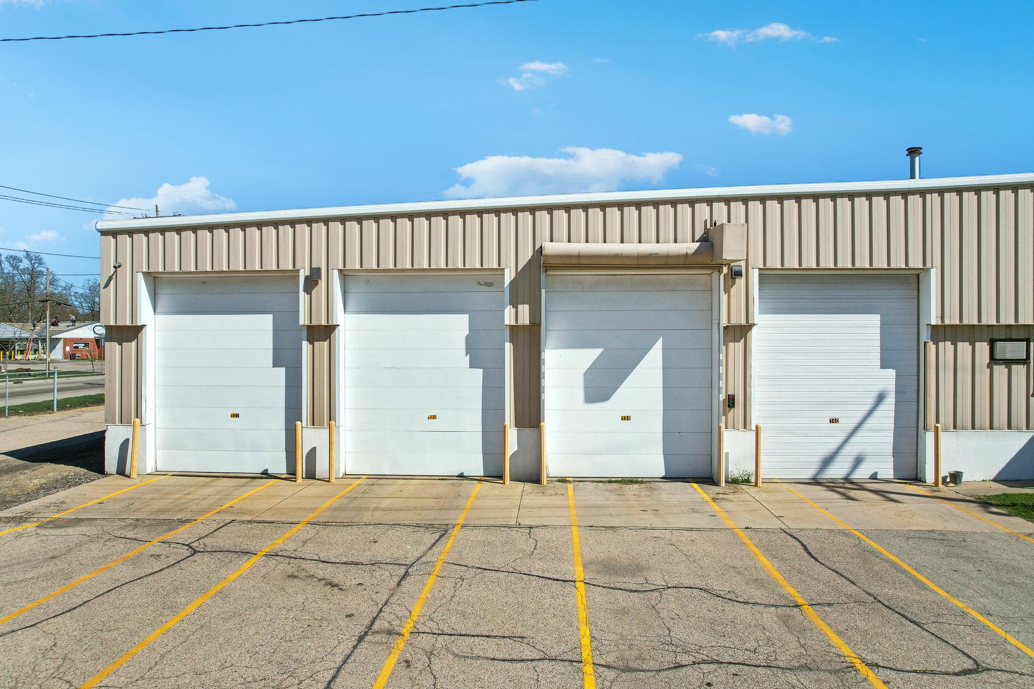 2211 Fordem Ave - Drive Ins.jpg
