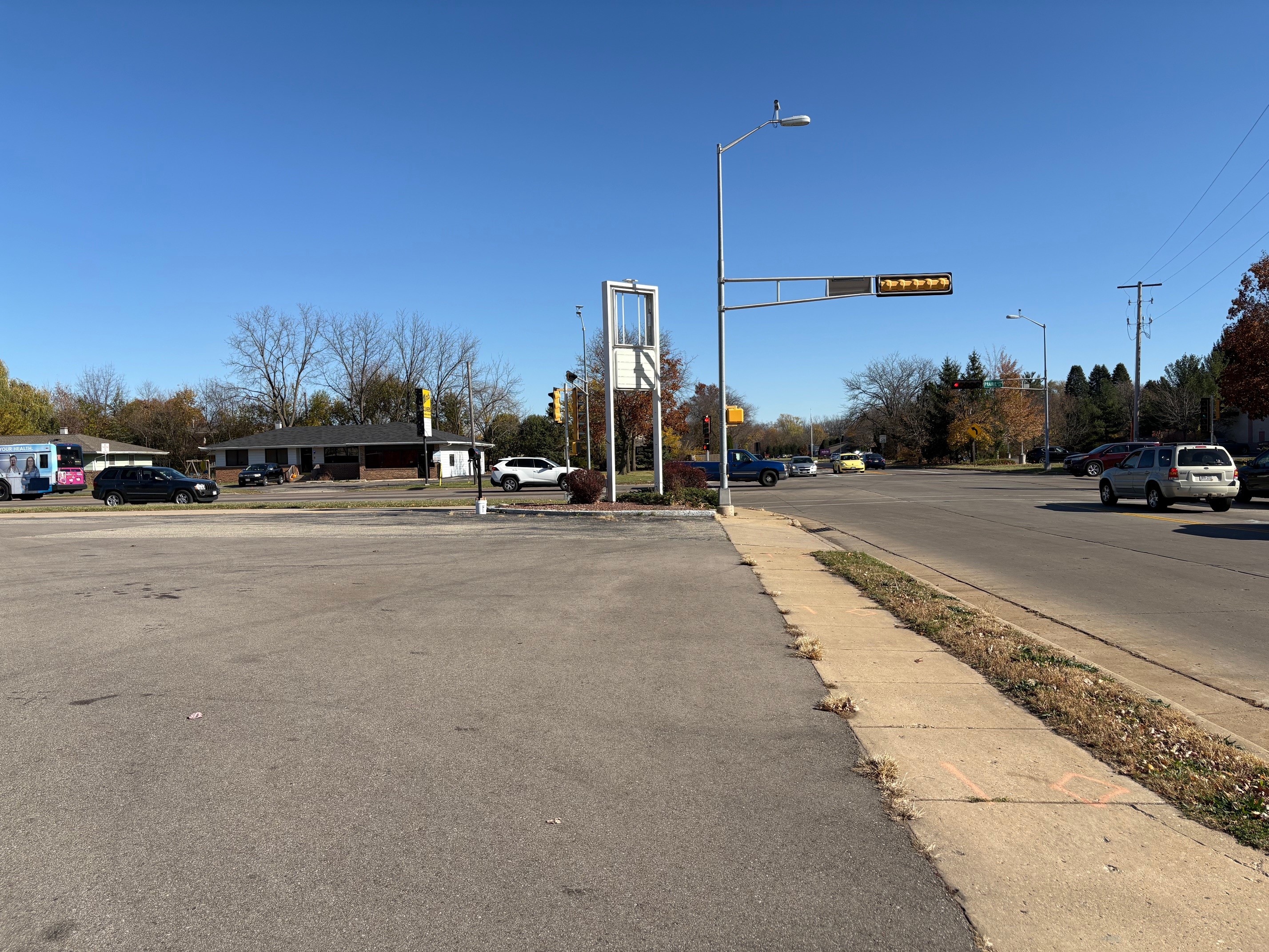 corner signage looking east.jpg