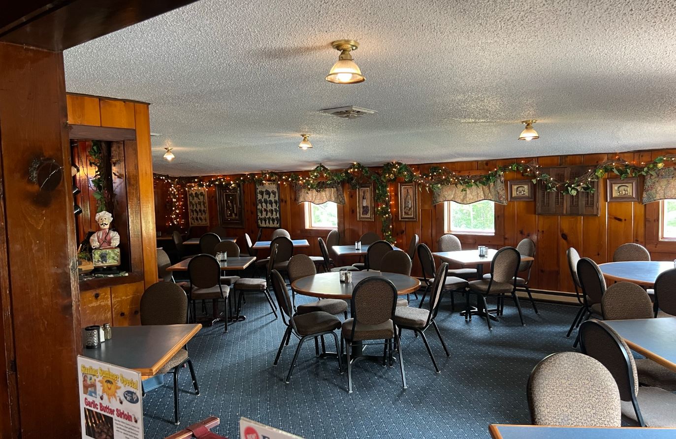 Dining 2.JPG