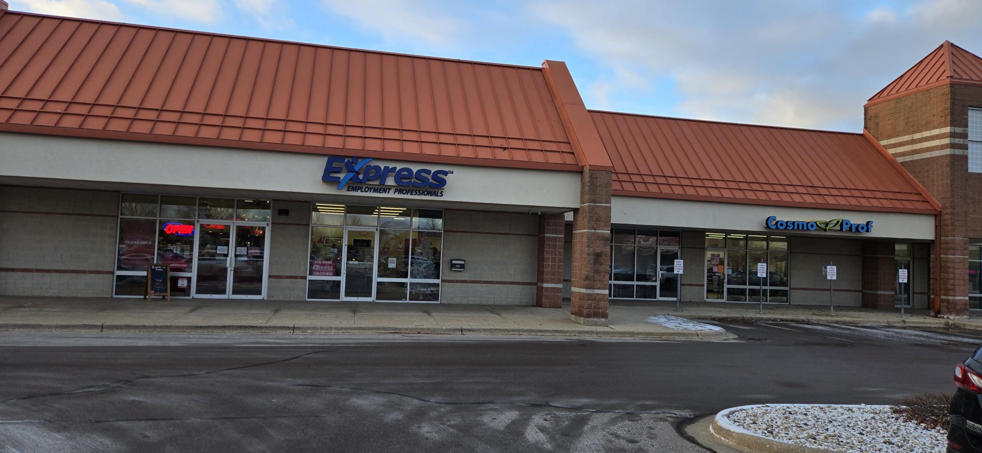 Express Employment Facade photo 2.jpg