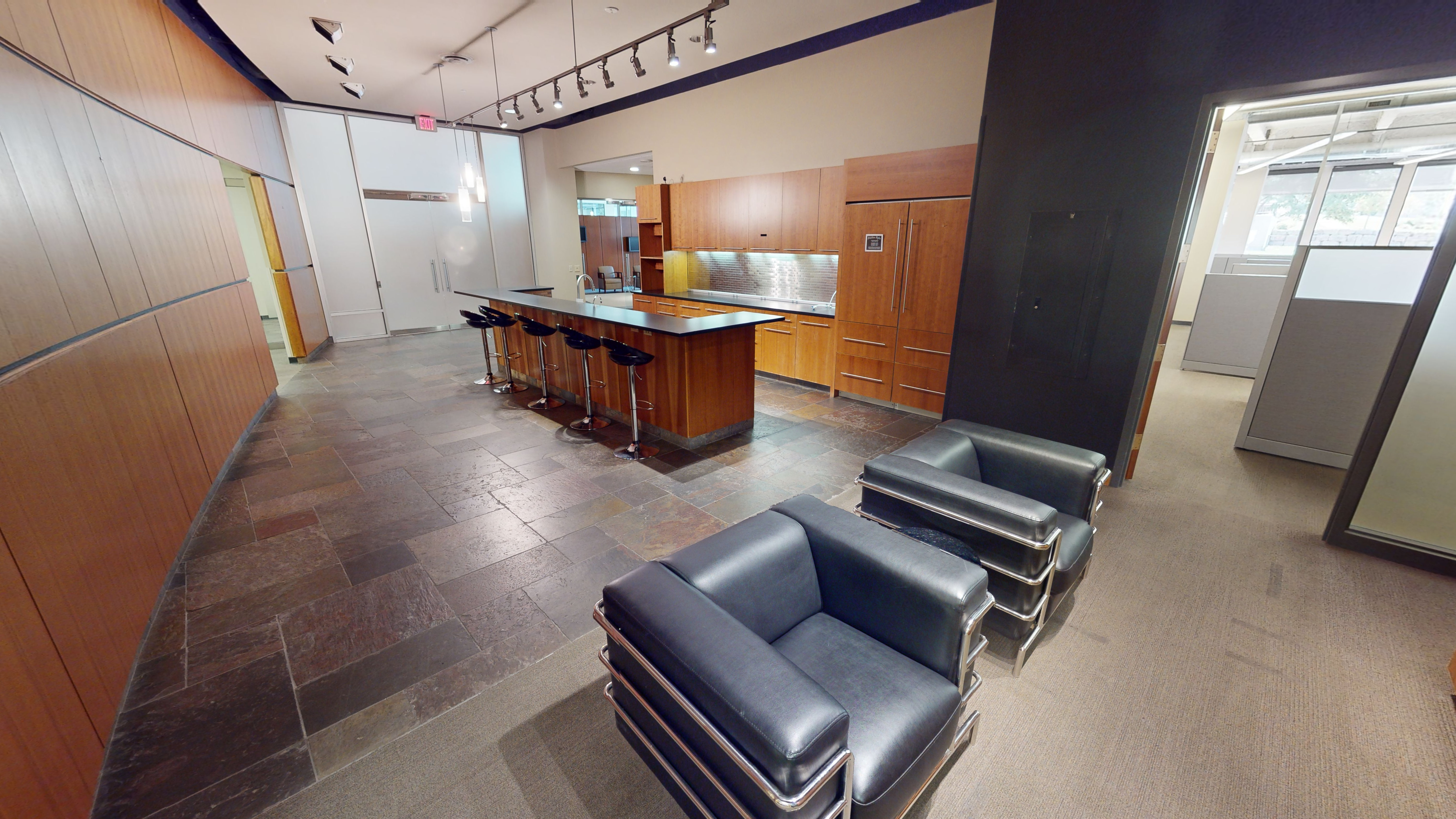 Suite 100 20.jpg