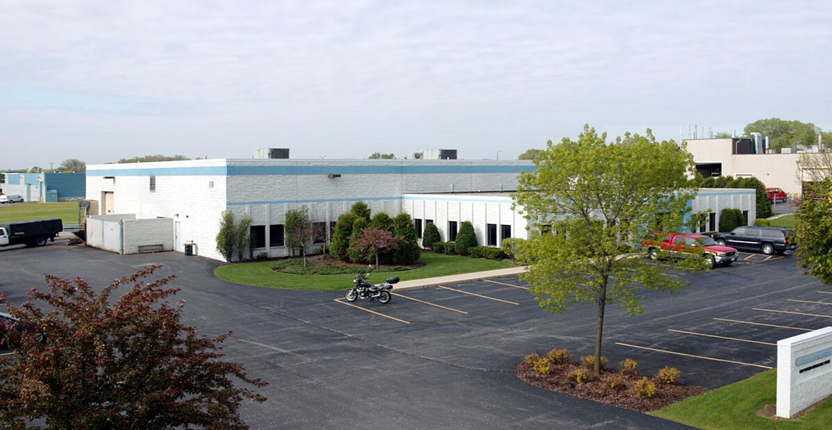 Exterior Pic 1.jpg