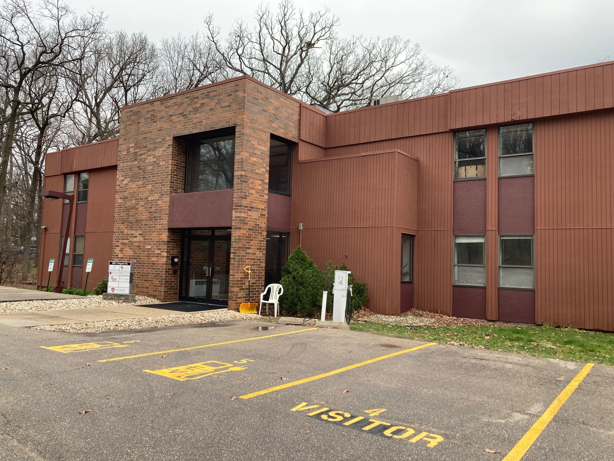 3801 Regent St - Pic 1.jpg
