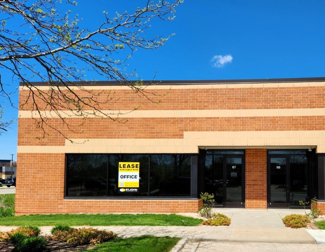 4610 Suite 107 Front.jpg