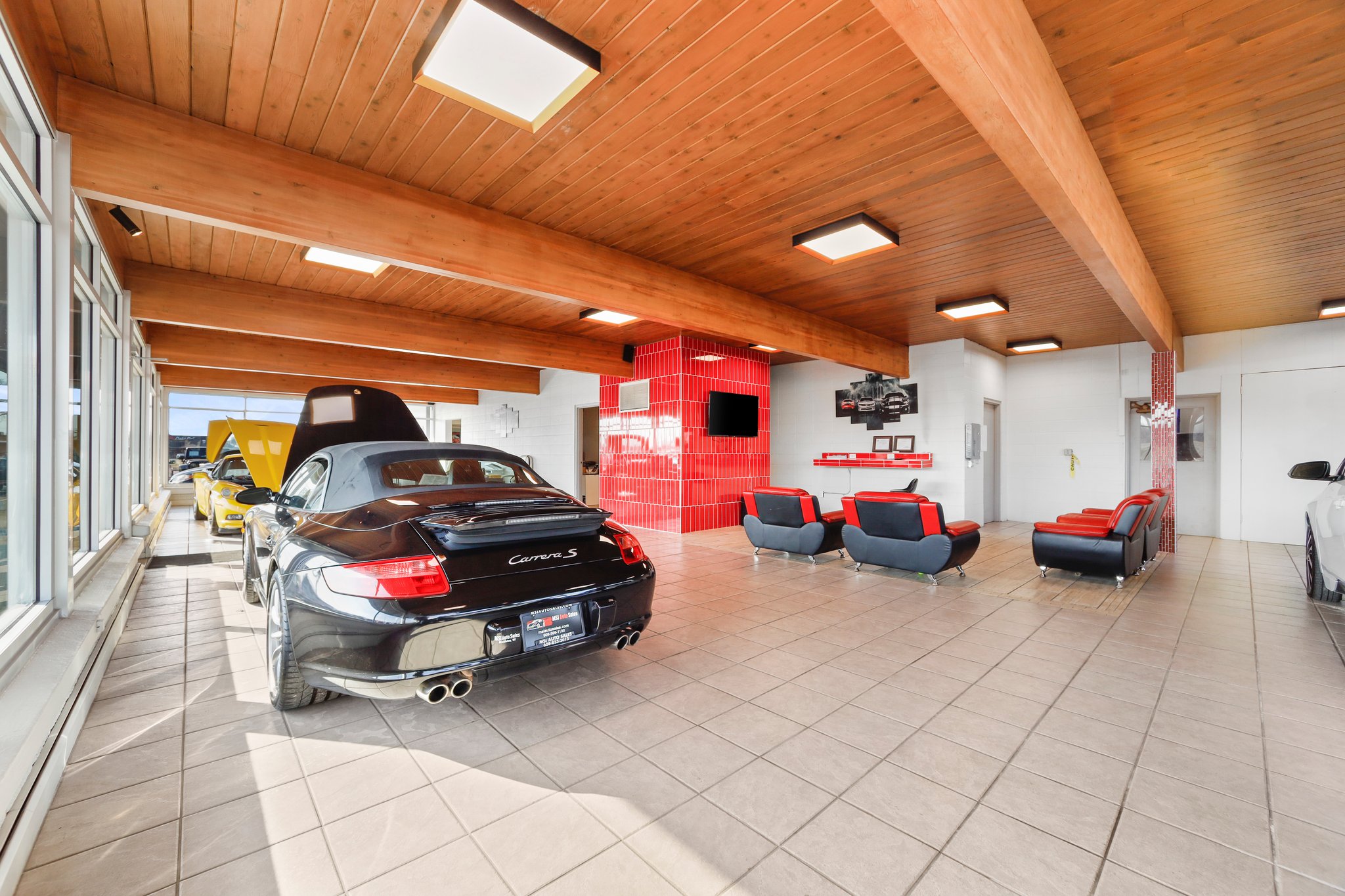 32-web-or-mls-515-e-wisconsin-st.jpg