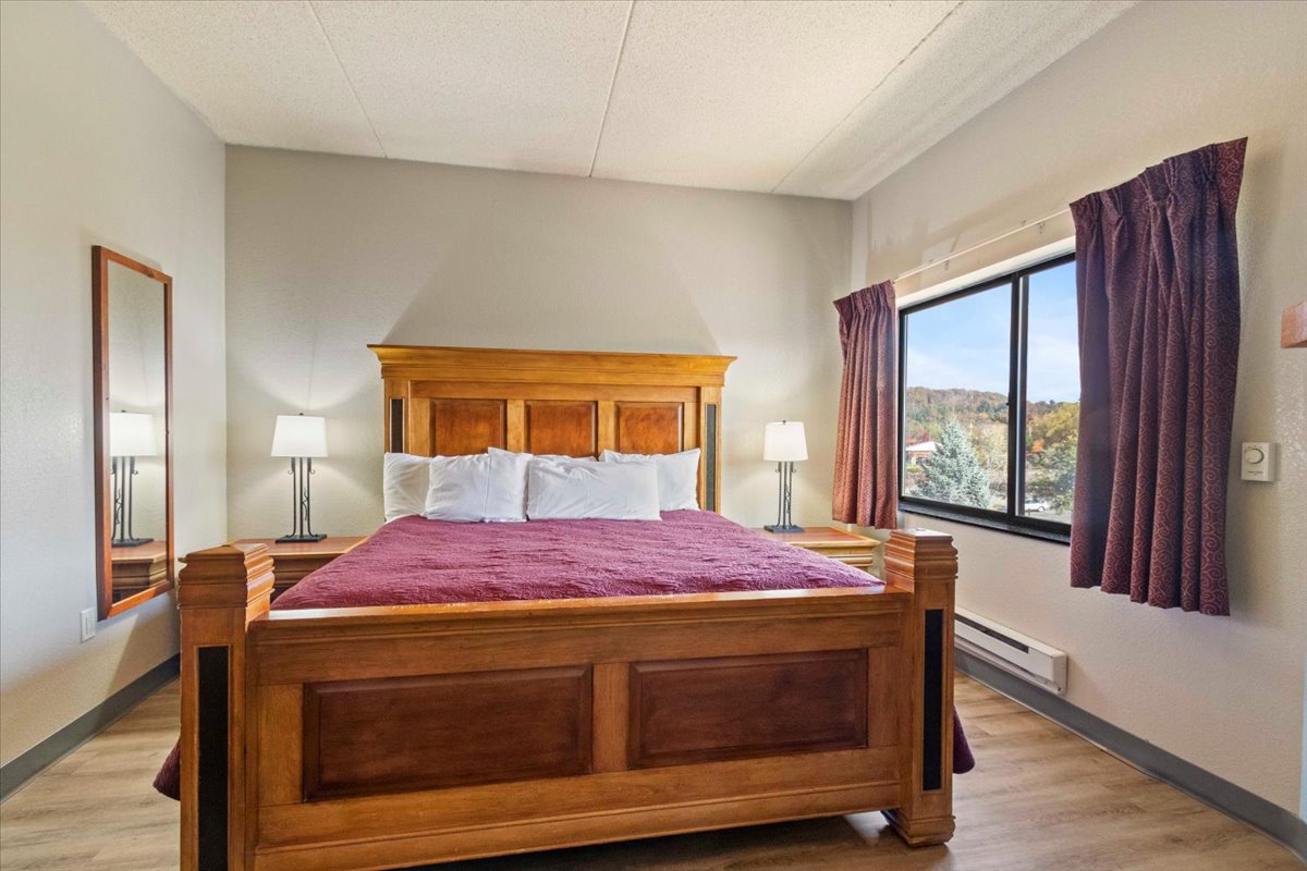 15-2411 River Rd Unit 2344-234_4316.jpg