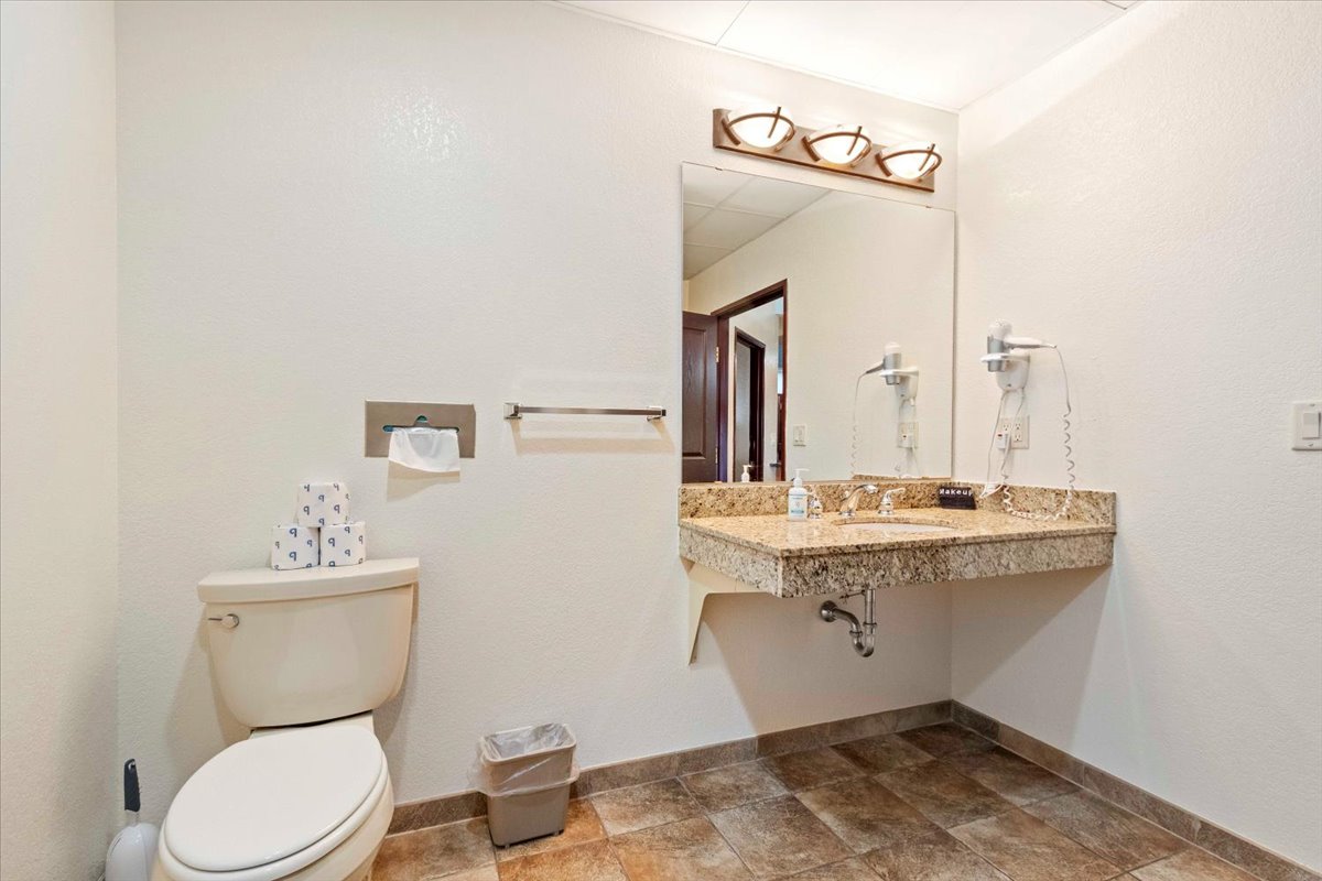 22-2411 River Rd Unit 2344-234_4337.jpg