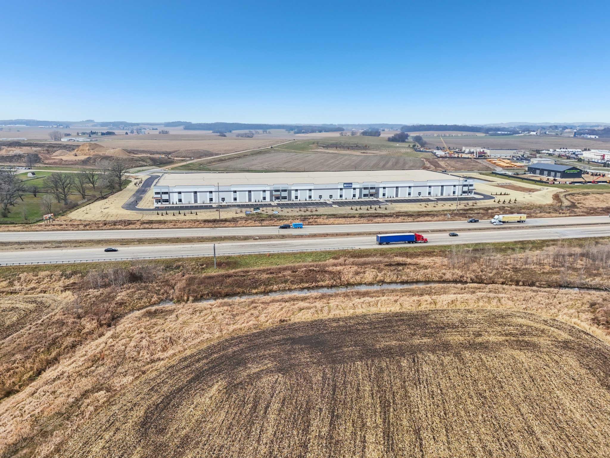 5-web-or-mls-Cake Parkway-S2511-005.jpg