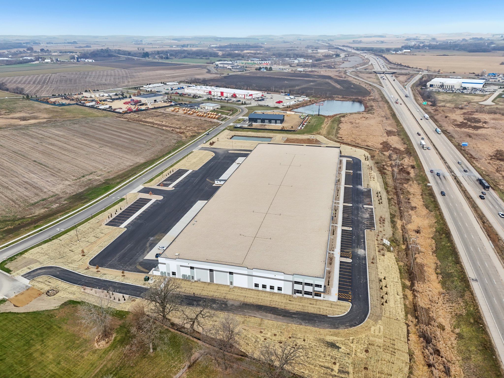 7-web-or-mls-Cake Parkway-S2511-007.jpg