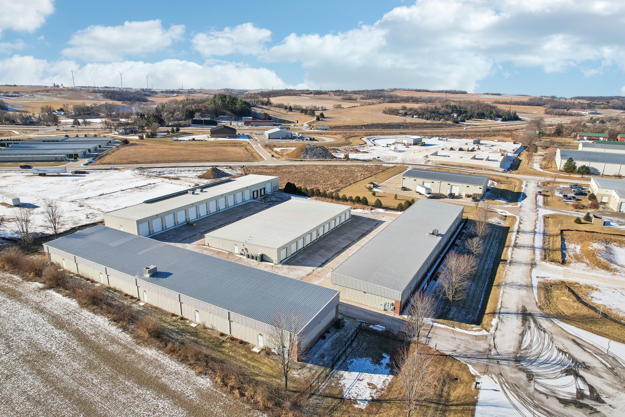 15-web-or-mls-Darlin Dr-015.jpg