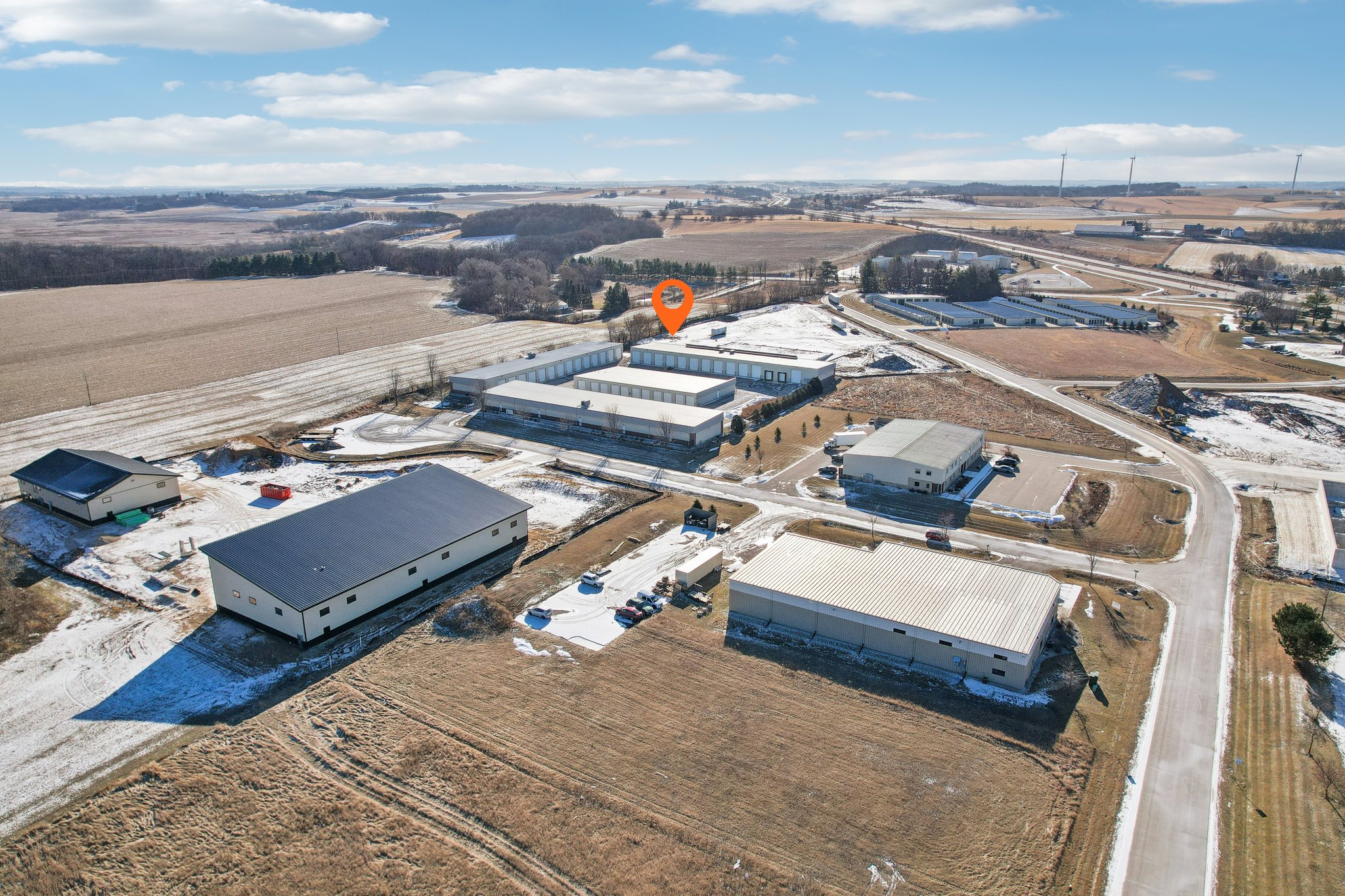 7-web-or-mls-Darlin Dr-007.jpg