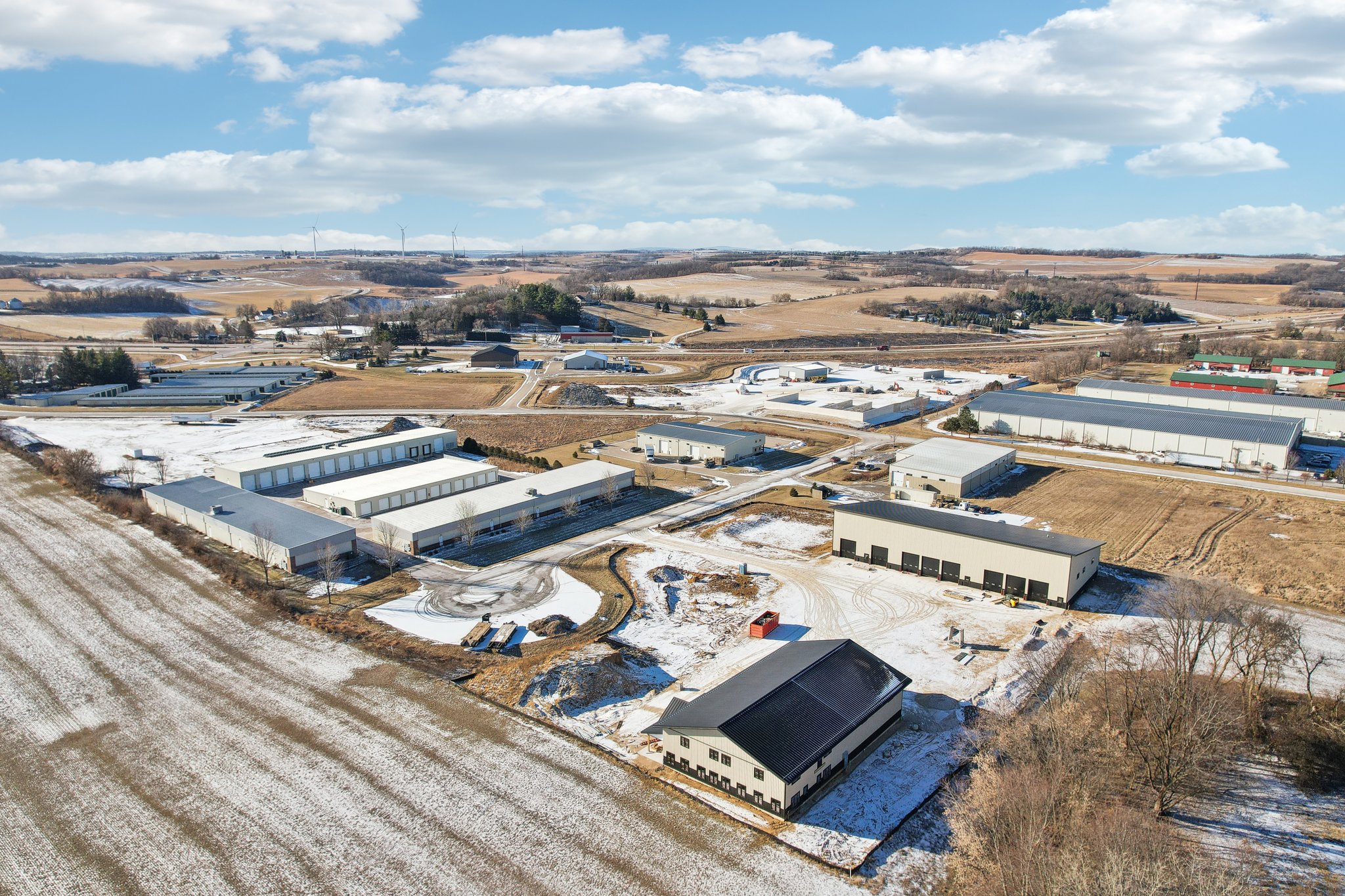 3-web-or-mls-Darlin Dr-003.jpg