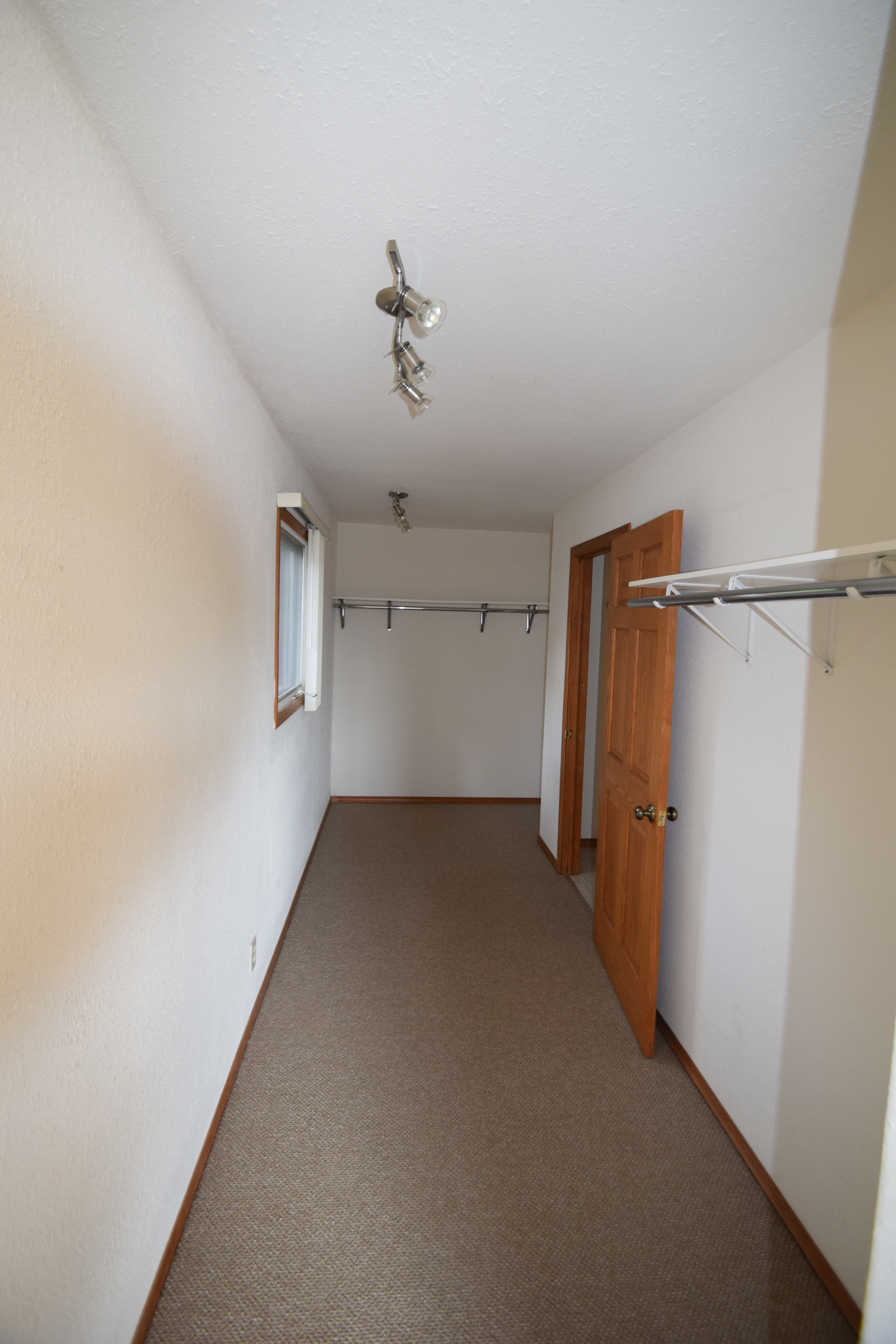 Walk In Closet.JPG