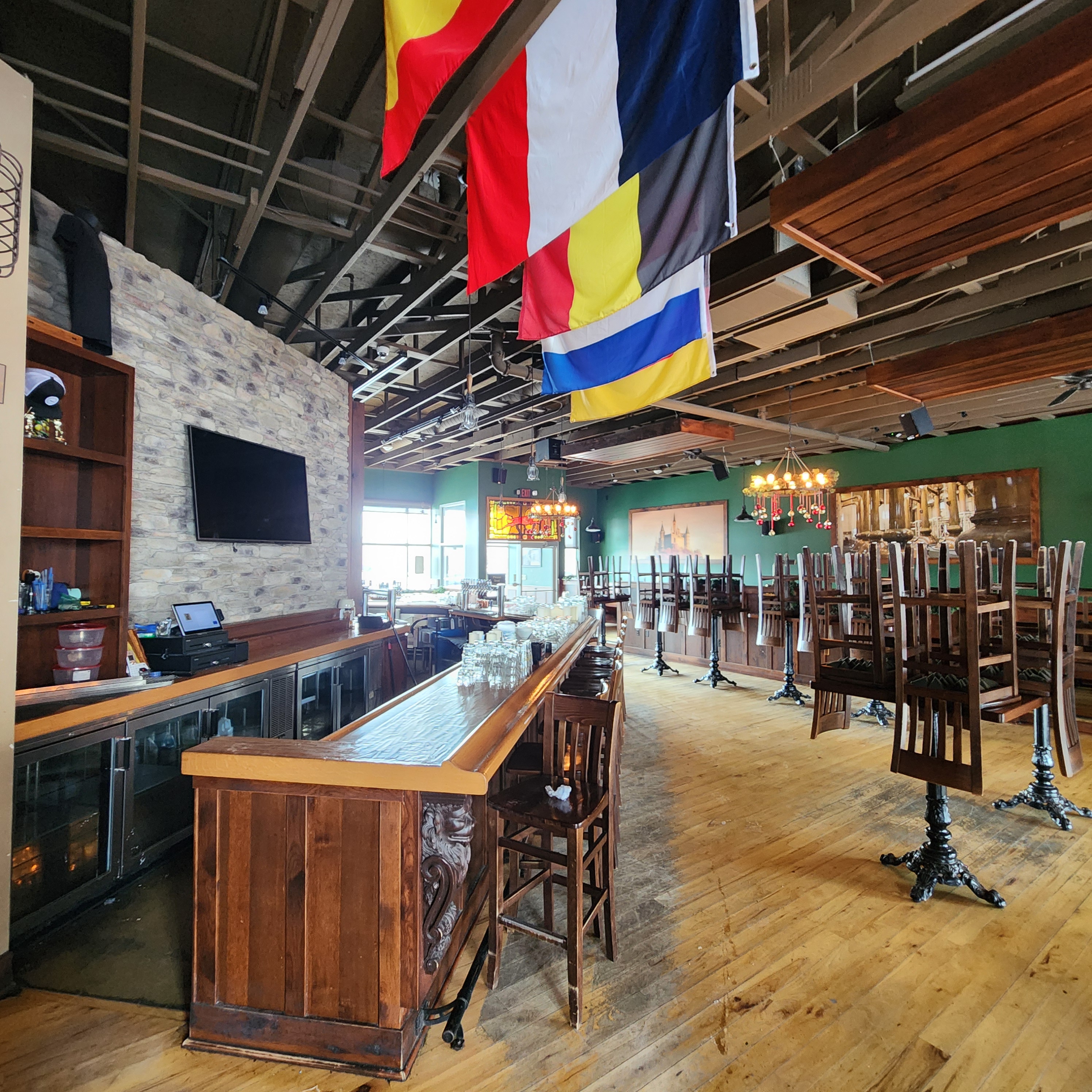 Flying Hound Pic 2.jpg