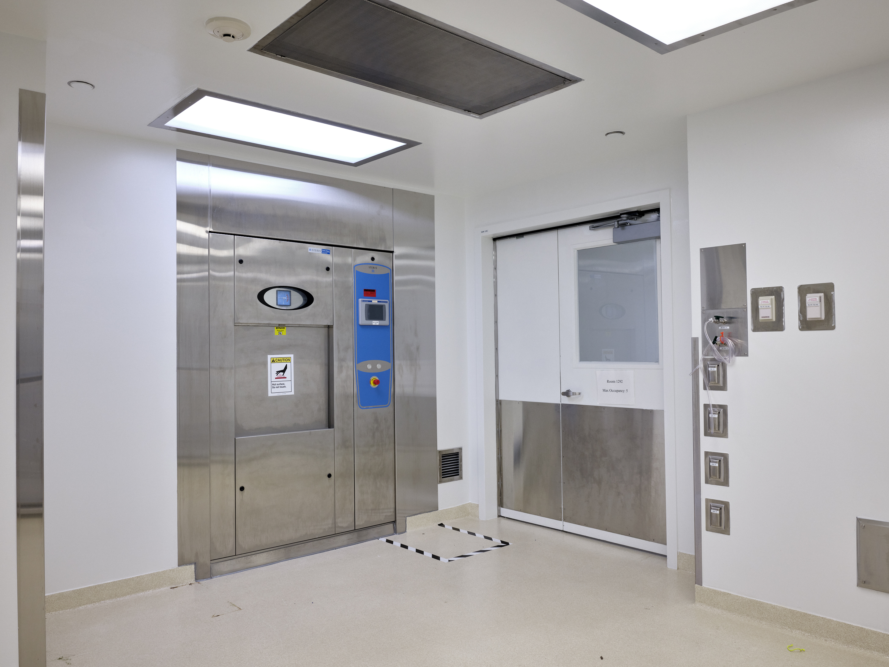 URP 535_Clean Room C autoclave.jpg