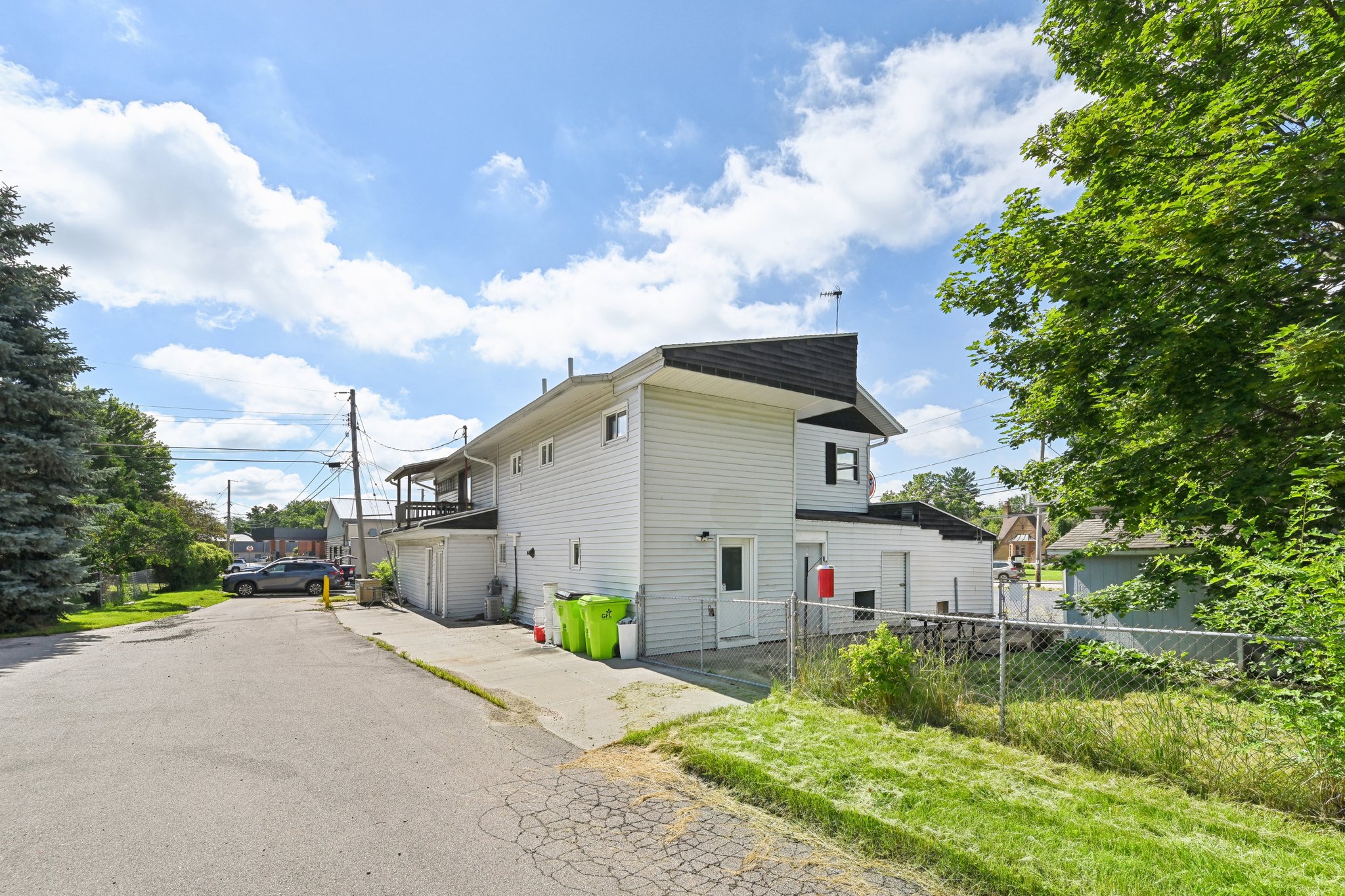 4-web-or-mls-Madison Ave-004.jpg