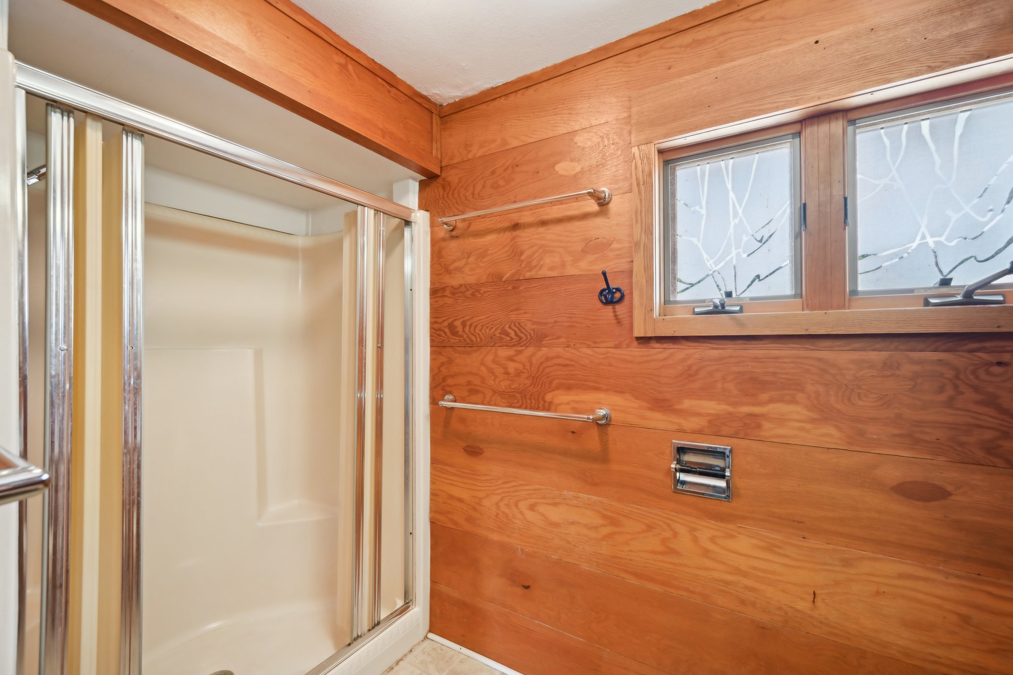 23-web-or-mls-Madison Ave-023.jpg