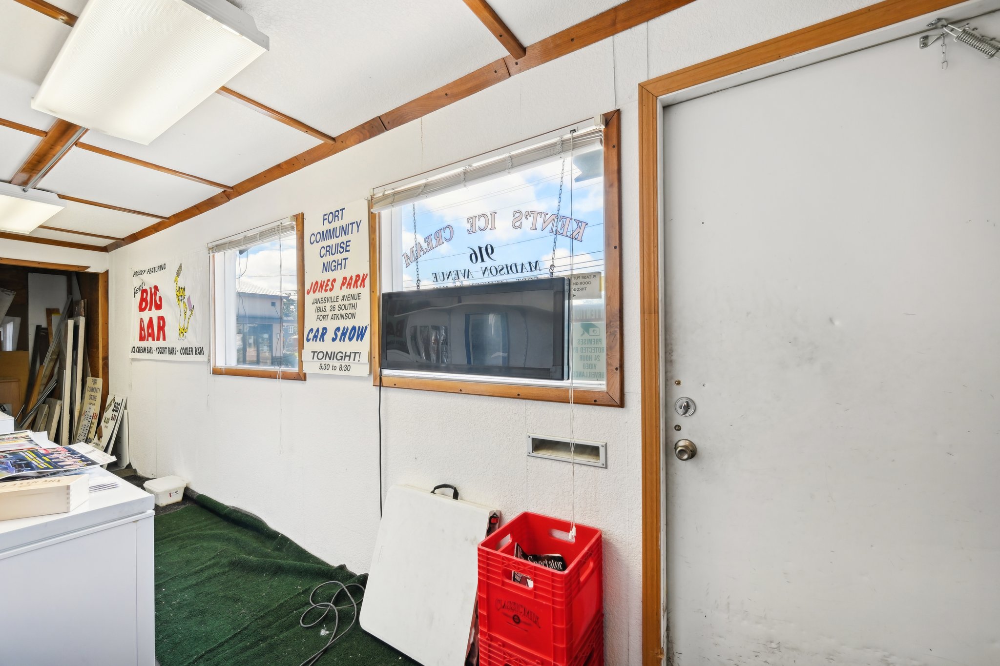 61-web-or-mls-Madison Ave-061.jpg