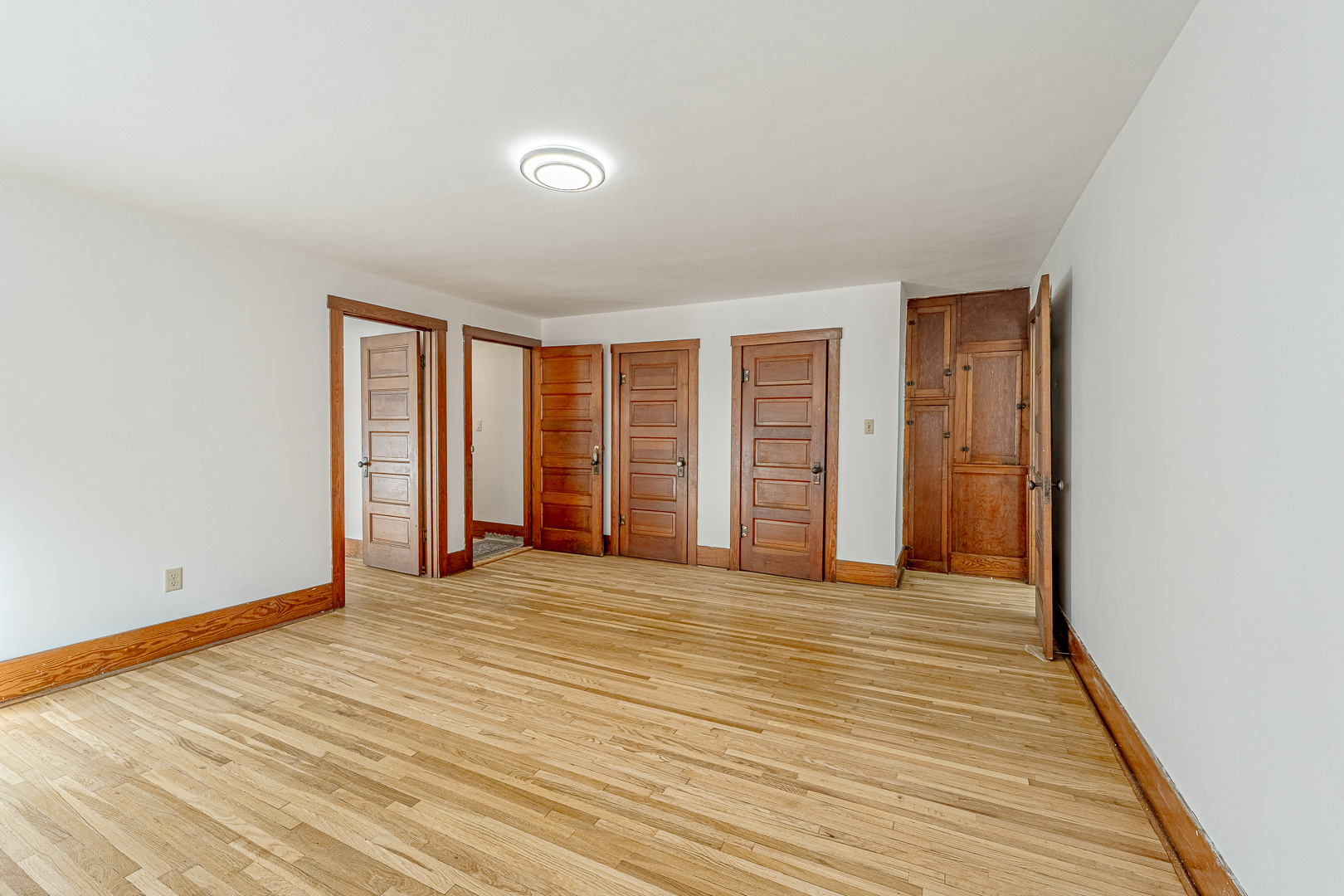 127 W Main St-38.jpg