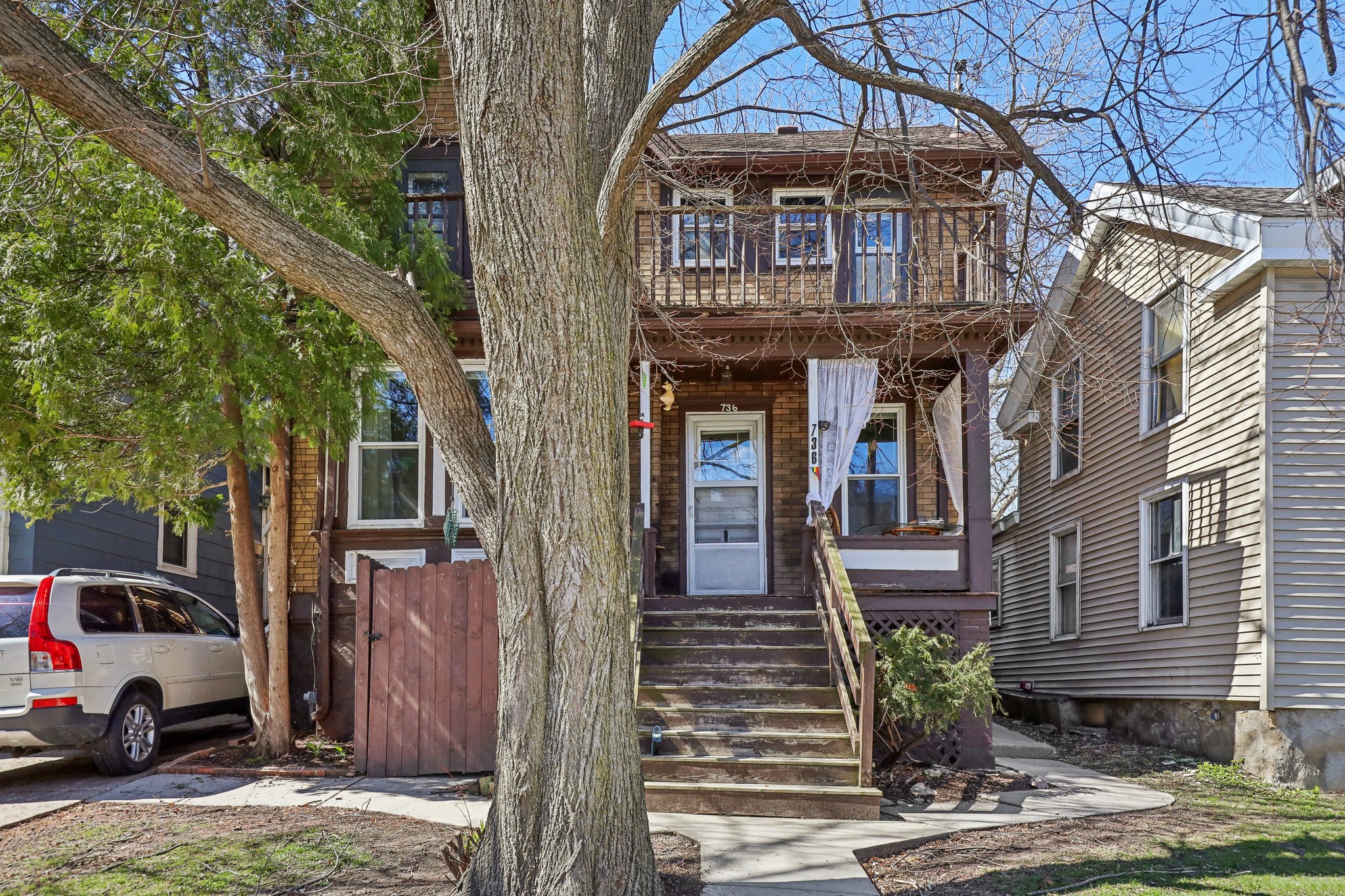 3-web-or-mls-E Johnson St-003.jpg