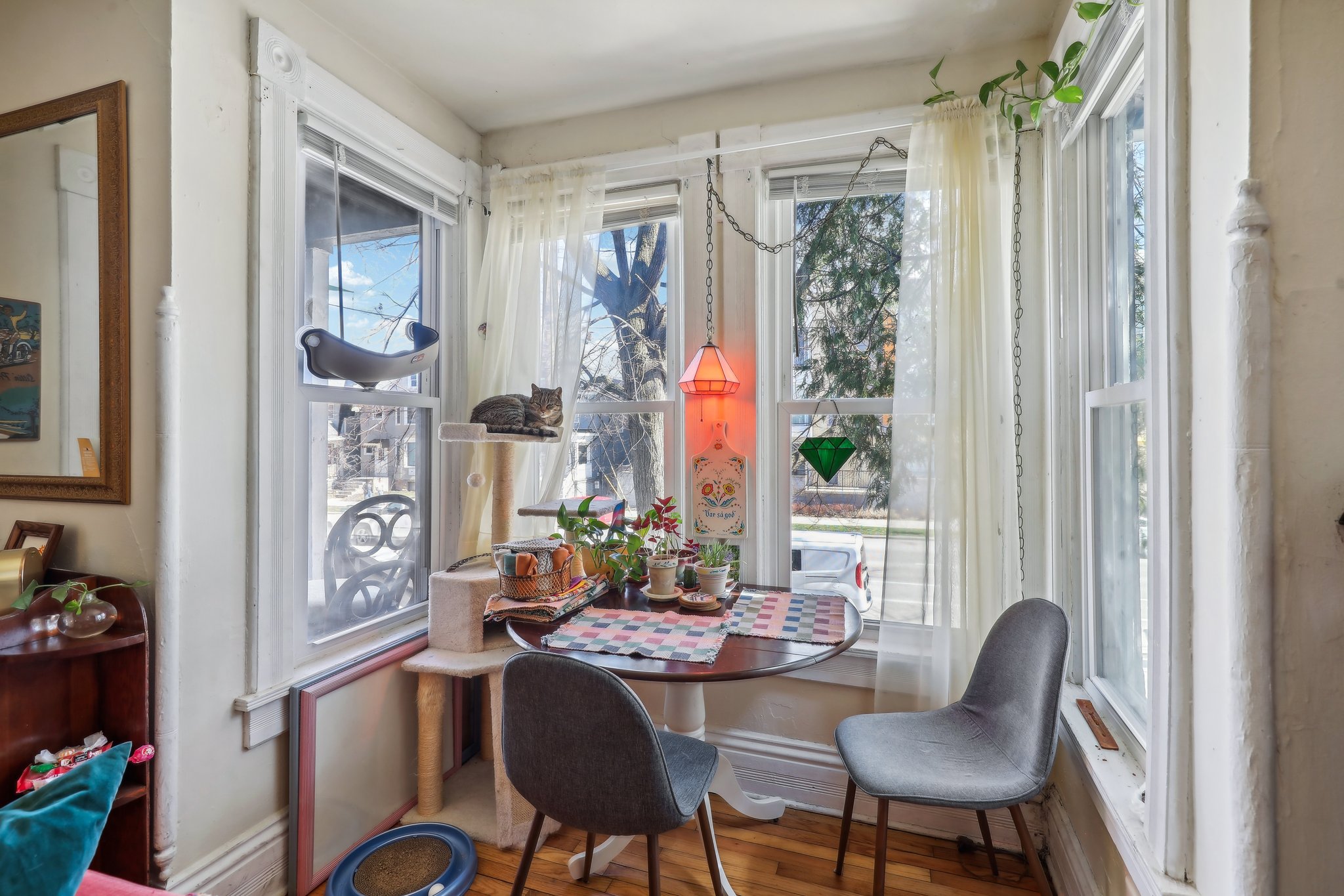 10-web-or-mls-E Johnson St-010.jpg