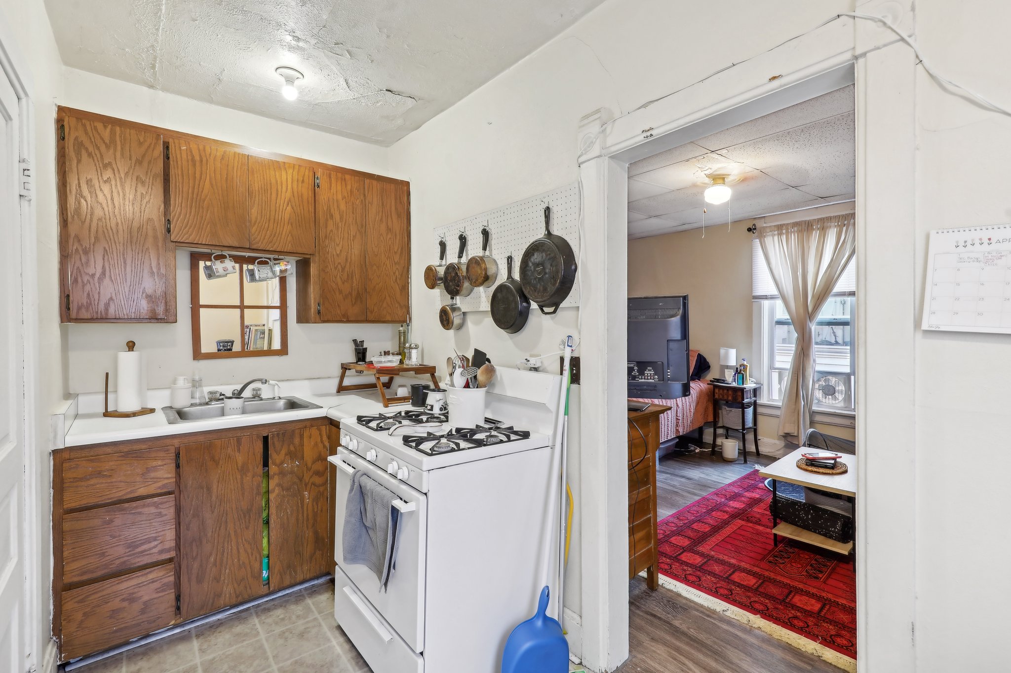 20-web-or-mls-E Johnson St-020.jpg