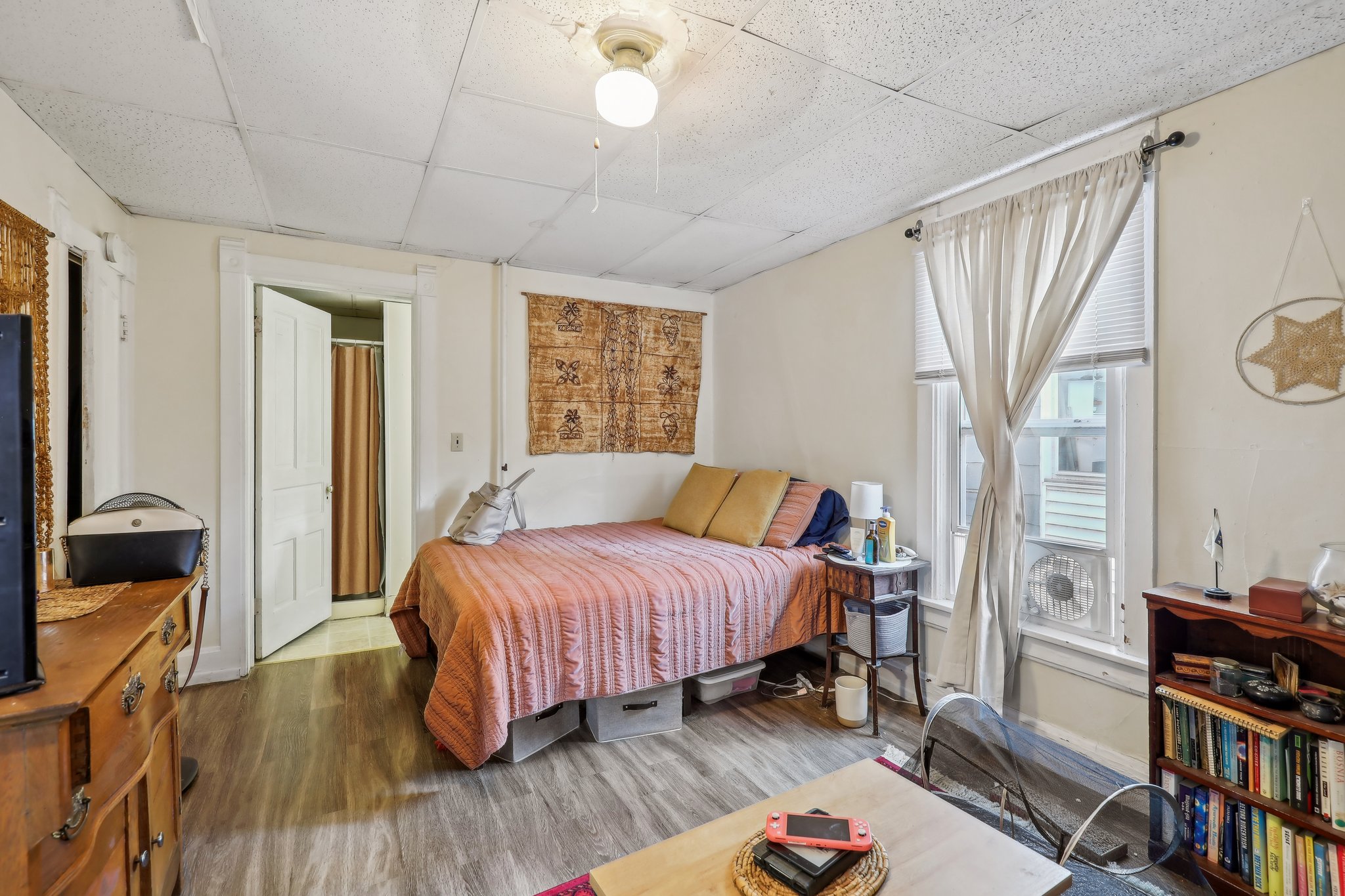 21-web-or-mls-E Johnson St-021.jpg