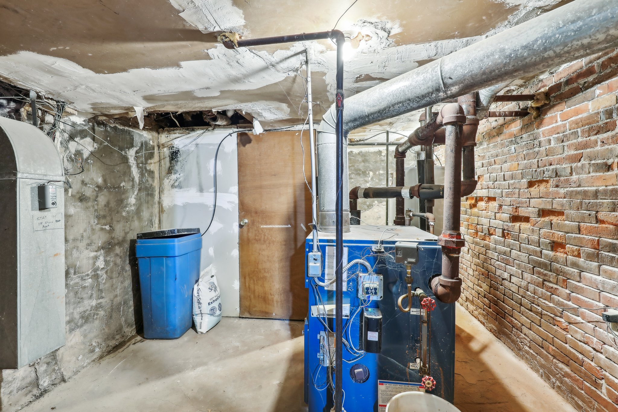 30-web-or-mls-E Johnson St-030.jpg