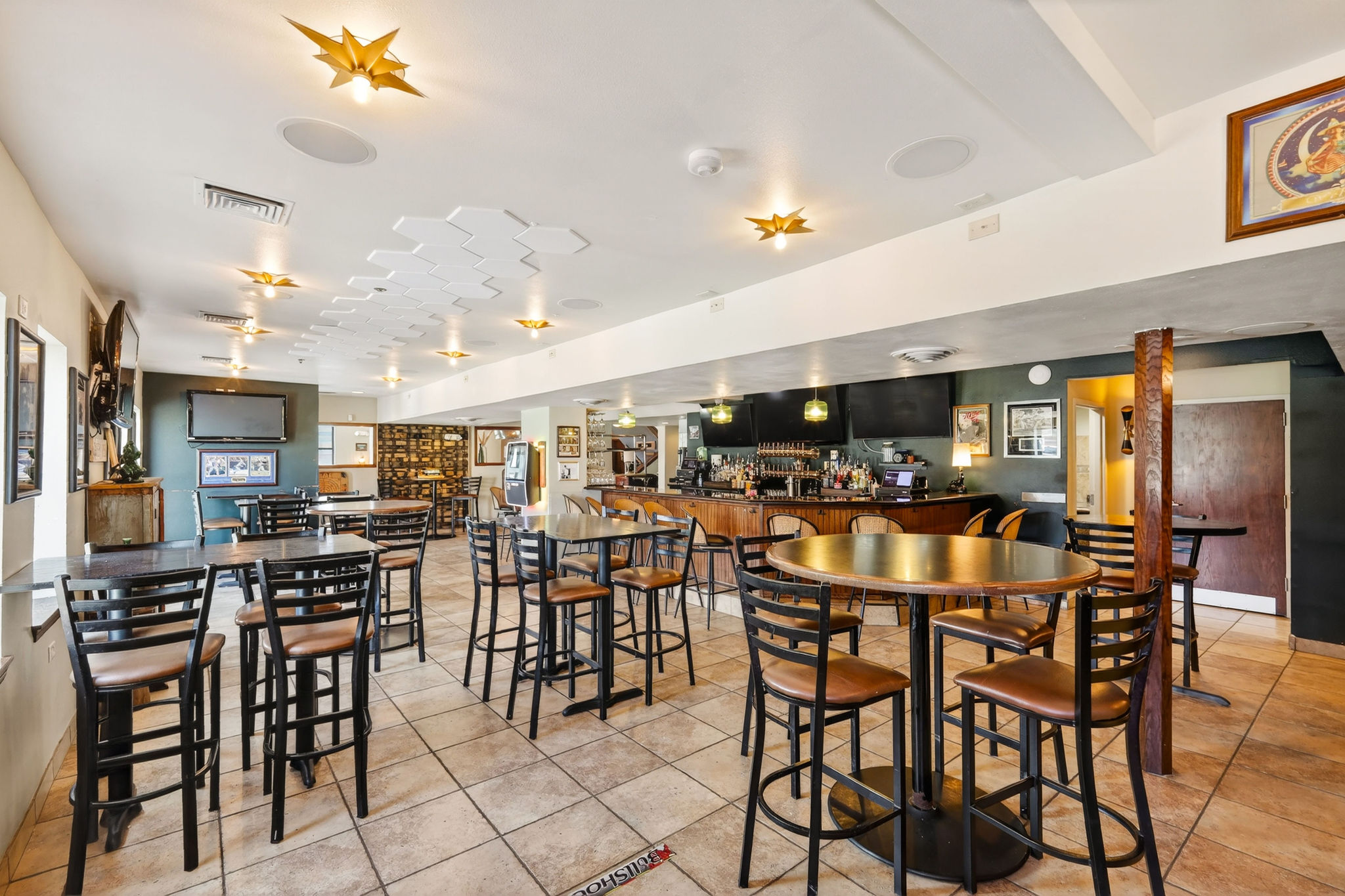 Bar 1st Floor15a9144.jpg