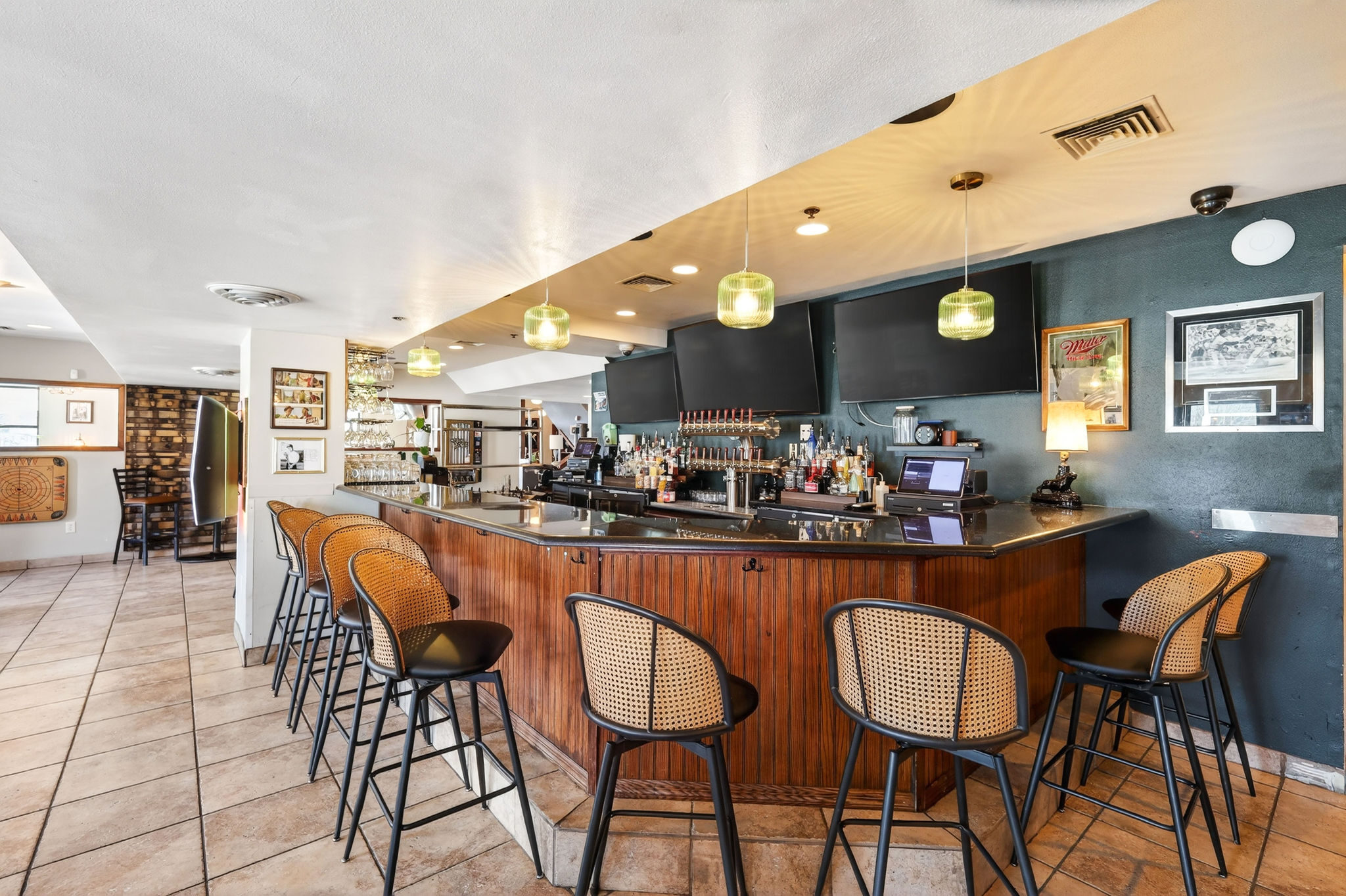 Bar 1st Floor15a9145.jpg