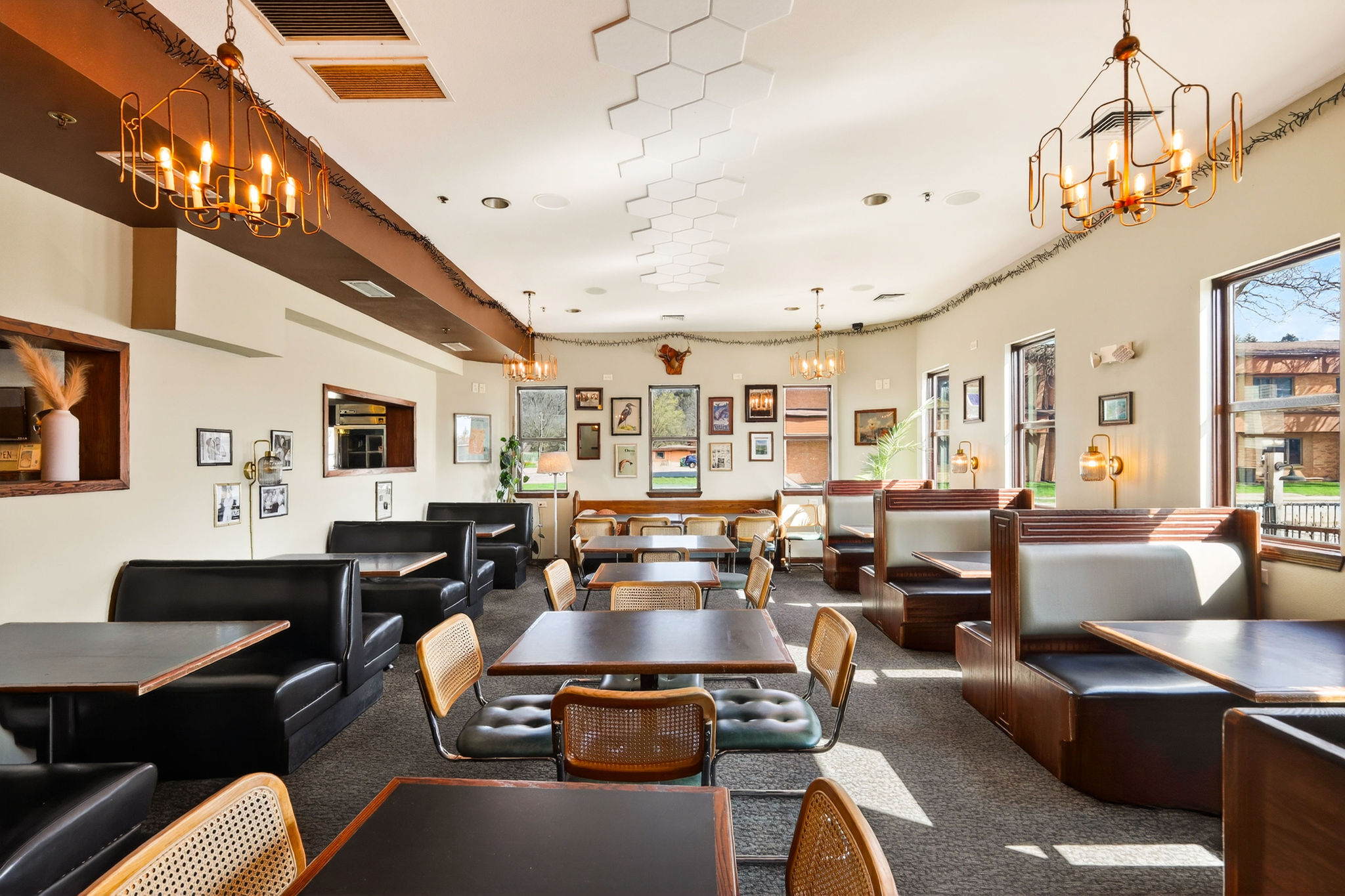 Bar 1st Floor105a9198.jpg