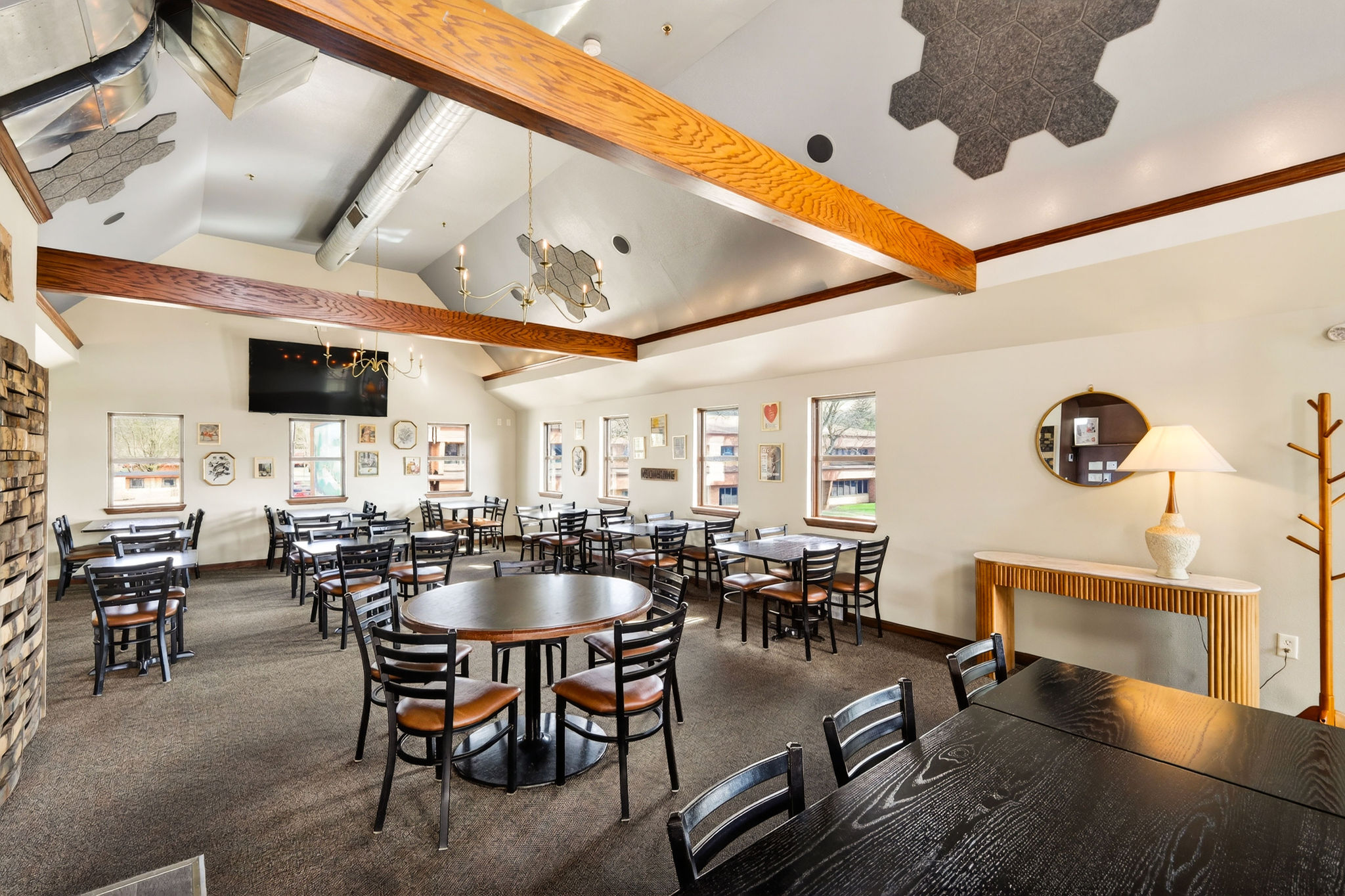 Seating 2nd Floor45A9222.jpg