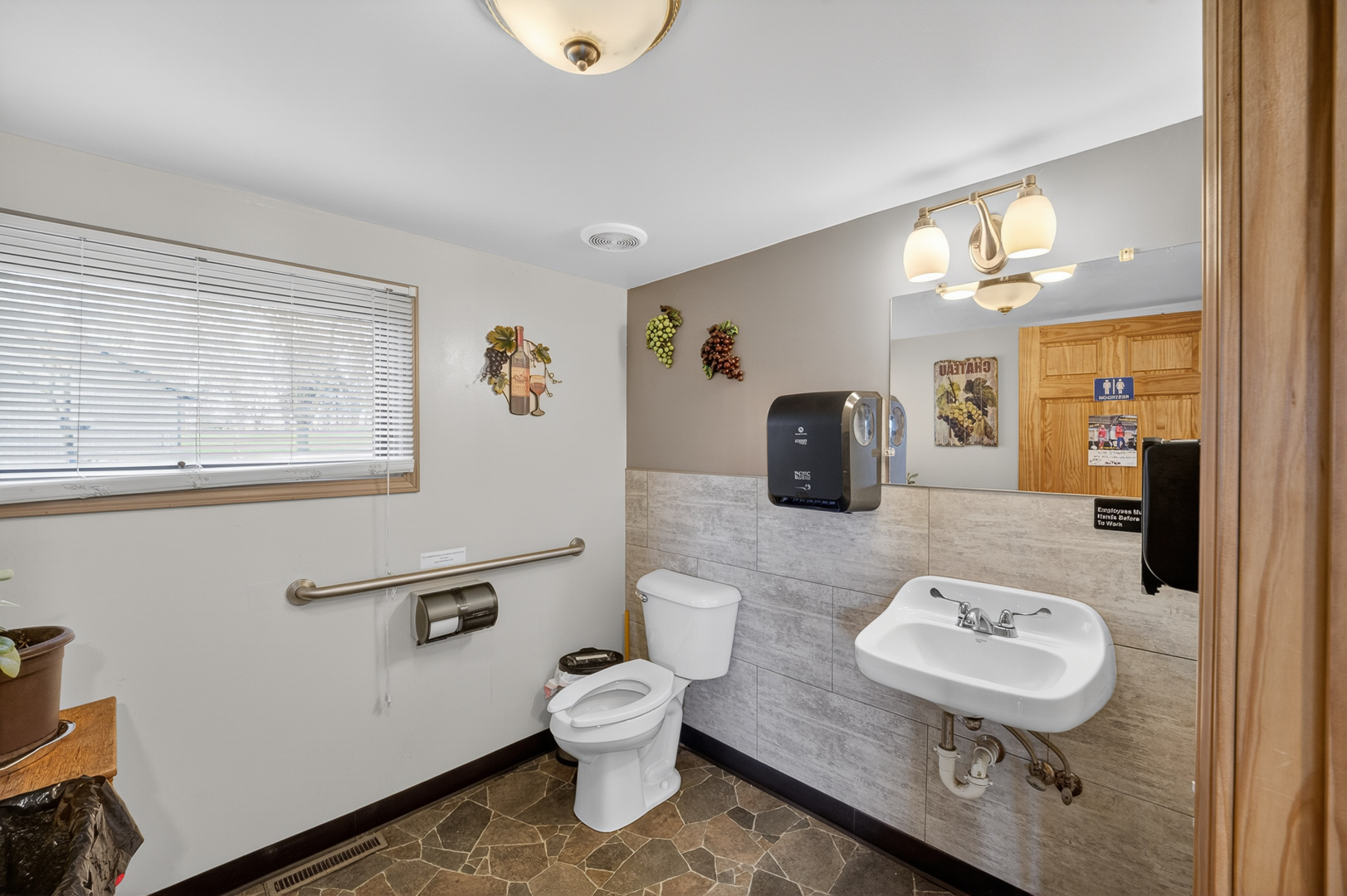 W8170 Pilz Rd-18.jpg