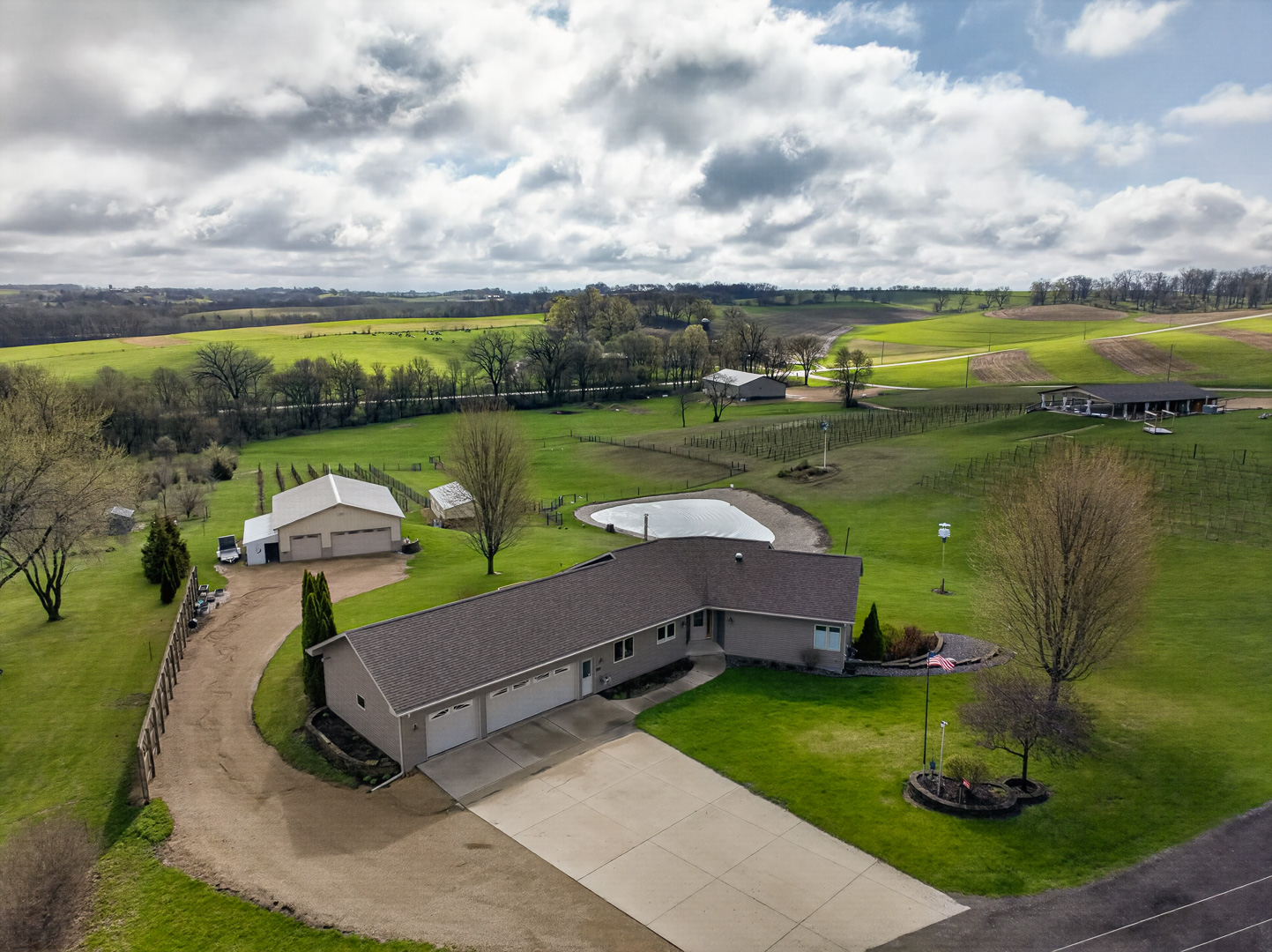 W8170 Pilz Rd-70.jpg