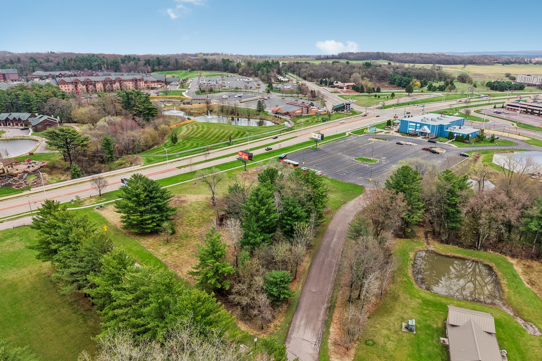 48-web-or-mls-Wisconsin Dells Pkwy S-S1704-046.jpg