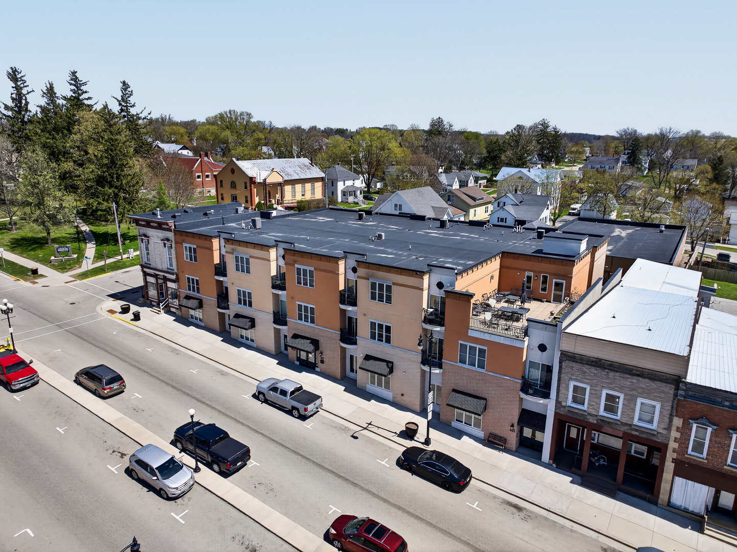 435 Main St-2.jpg