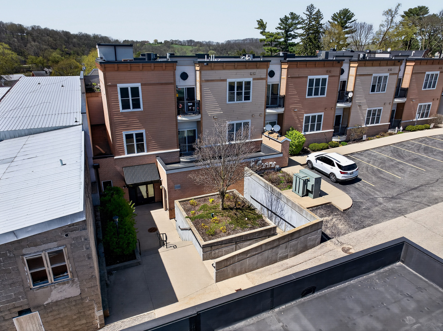 435 Main St-8.jpg