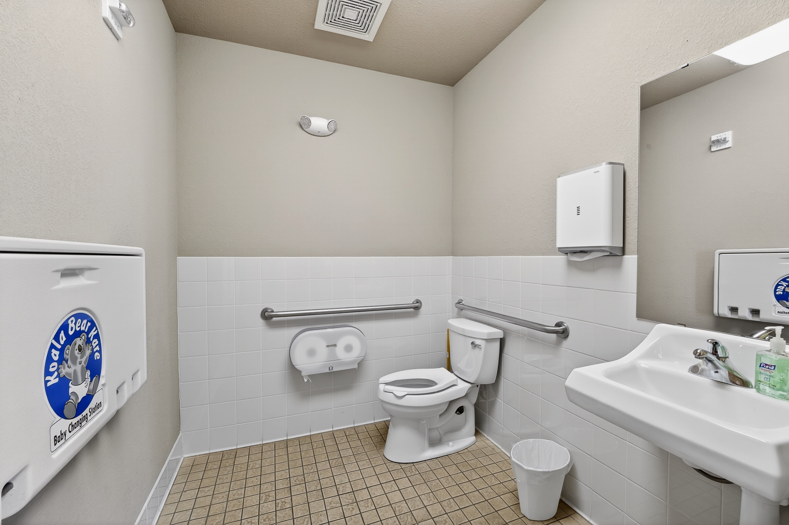 435 Main St-16.jpg