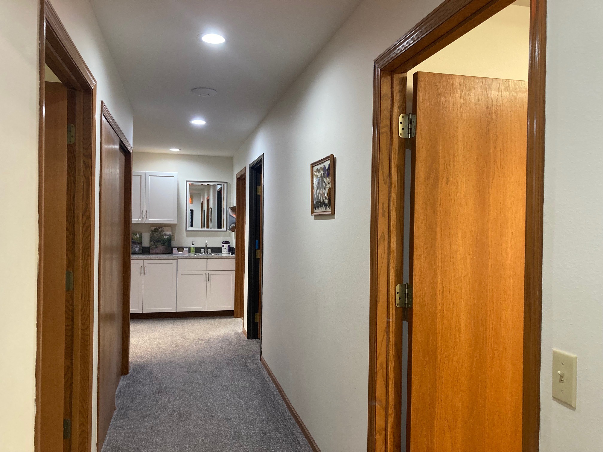 115 Enterprise Dr - Pic 4.jpg