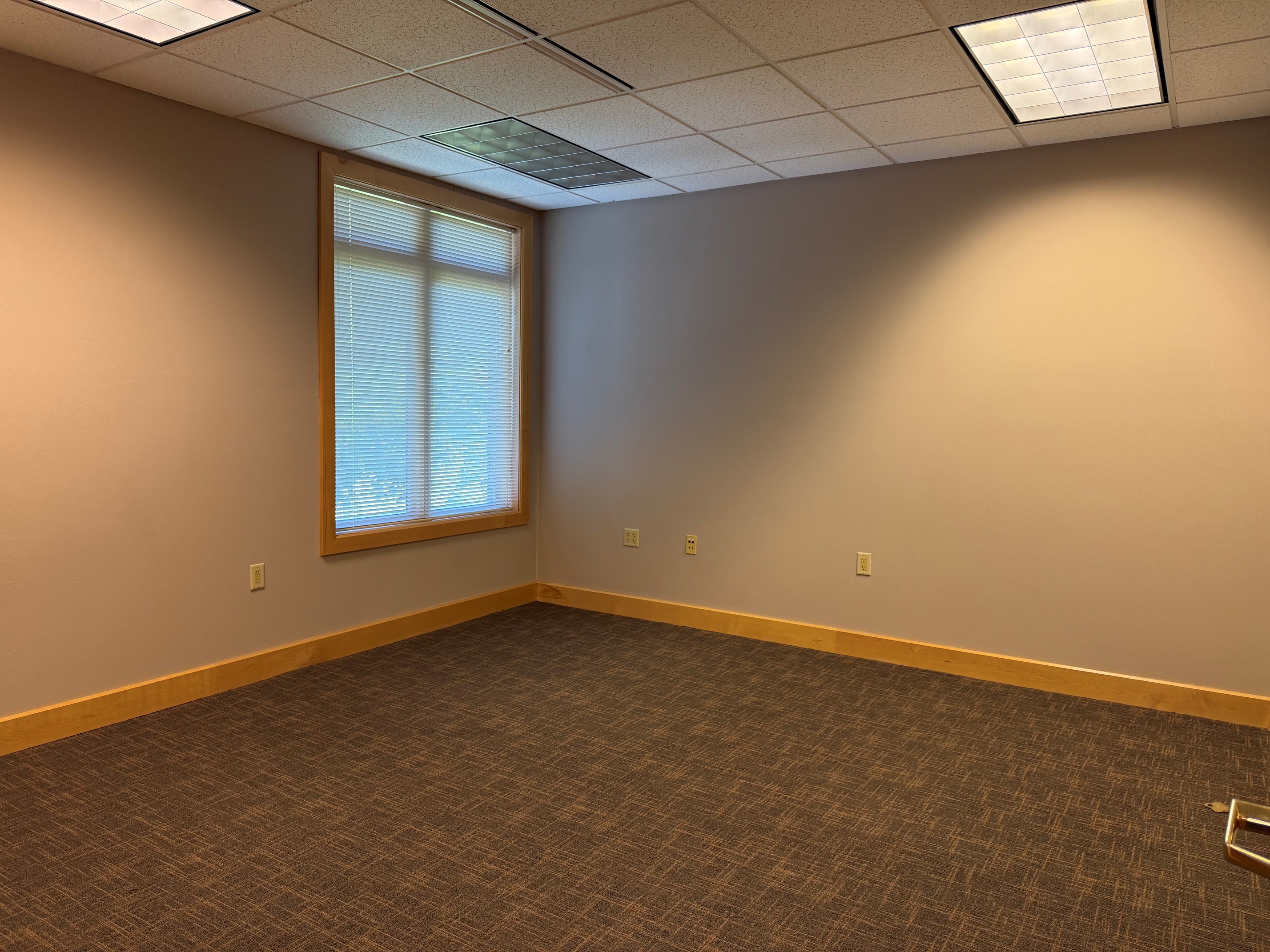 8500 Greenway - Pic 4.jpg
