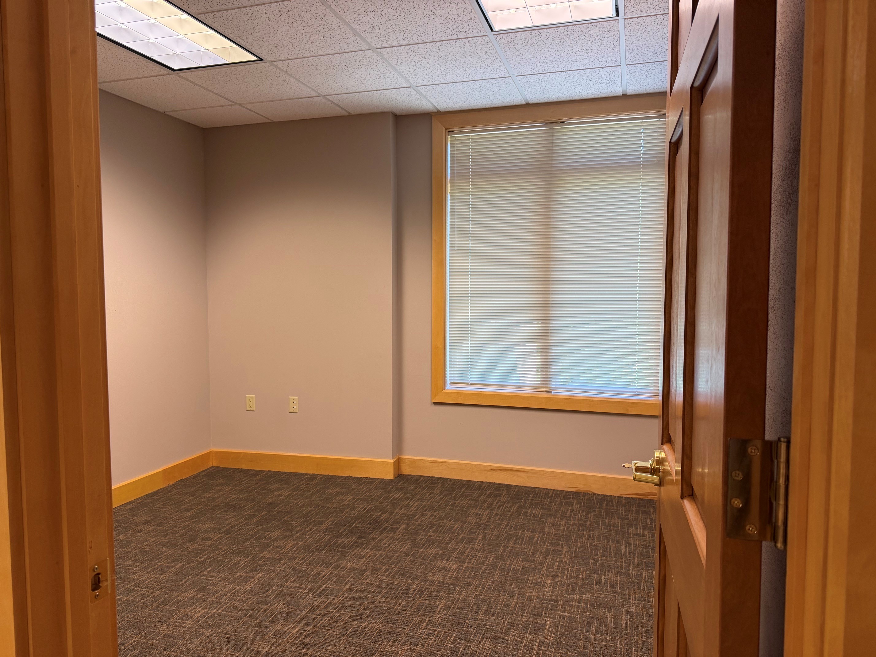 8500 Greenway - Pic 6.jpg