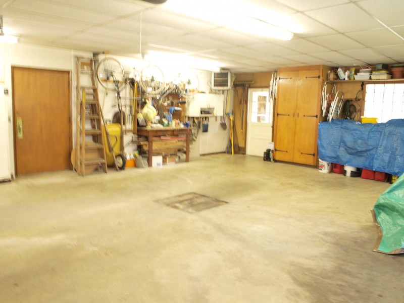 Garage 1.jpg