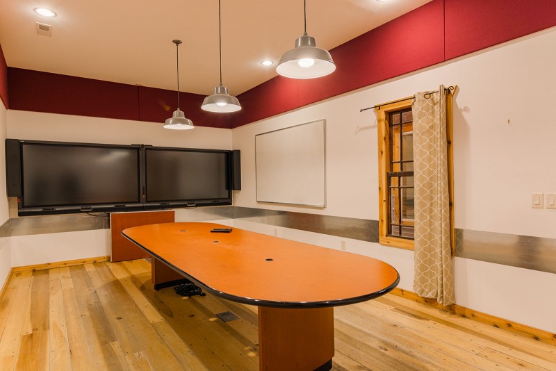 203conferenceroom1.jpg