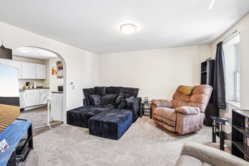 7-web-or-mls-E Main St-S0406-007.jpg