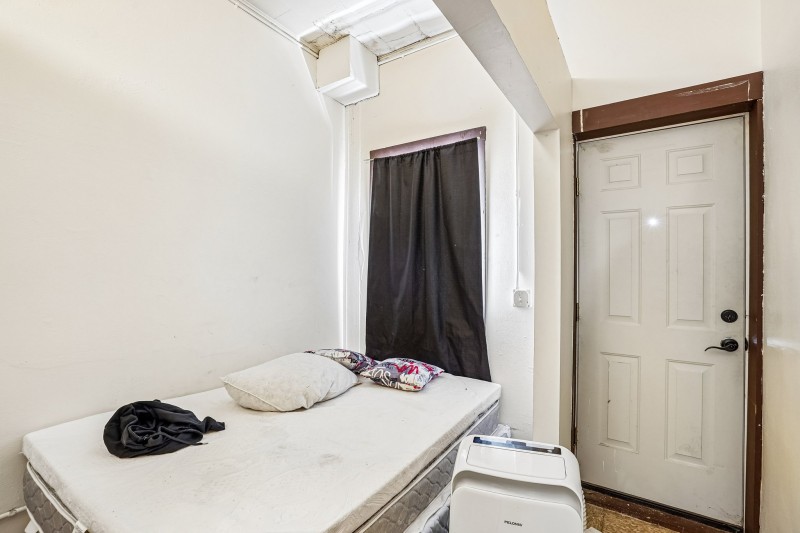 38-web-or-mls-E Main St-S0406-038.jpg
