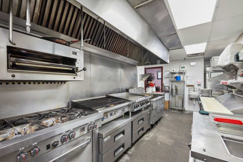 kitchen 1.jpg