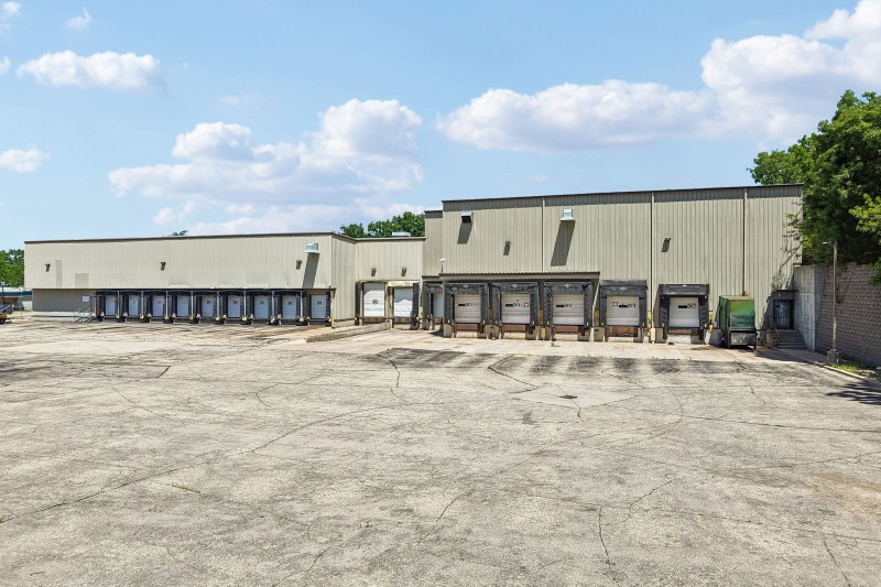 4484 Robertson Rd - Loading Docks.jpg